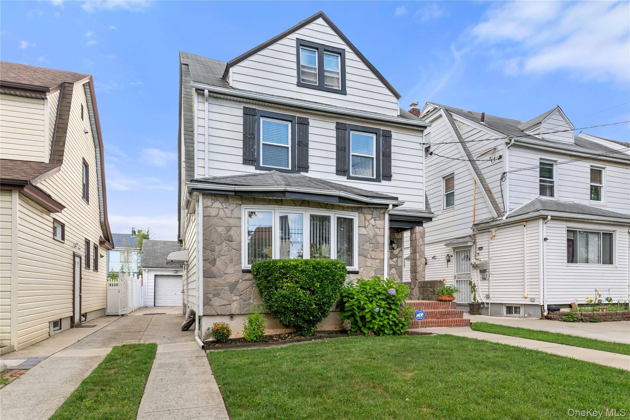 89-72 216th ST, Queens Village, NY 11427