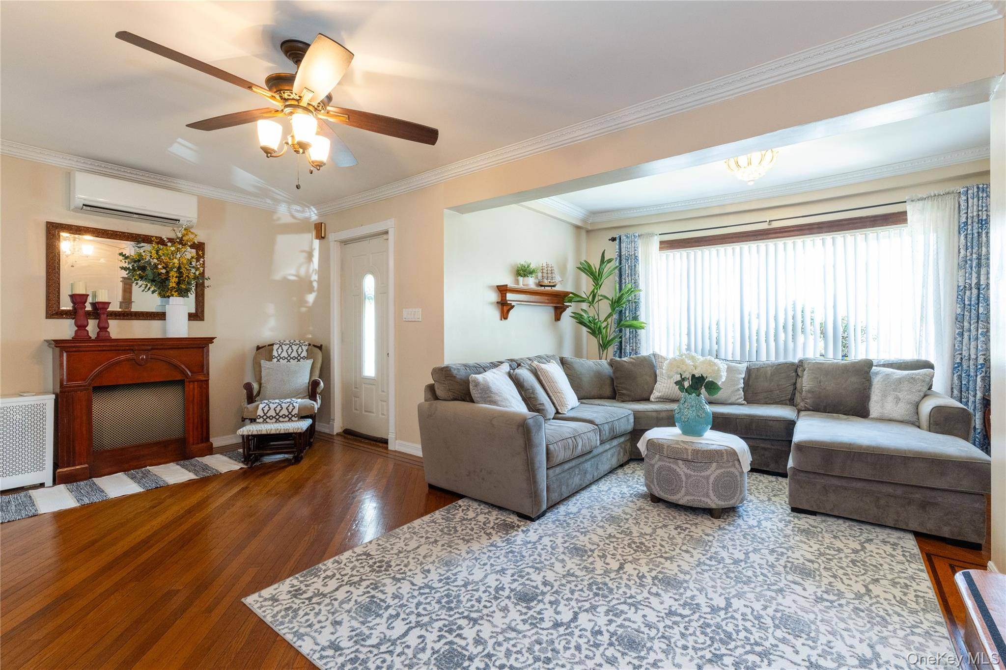 89-72 216th ST, Queens Village, NY 11427