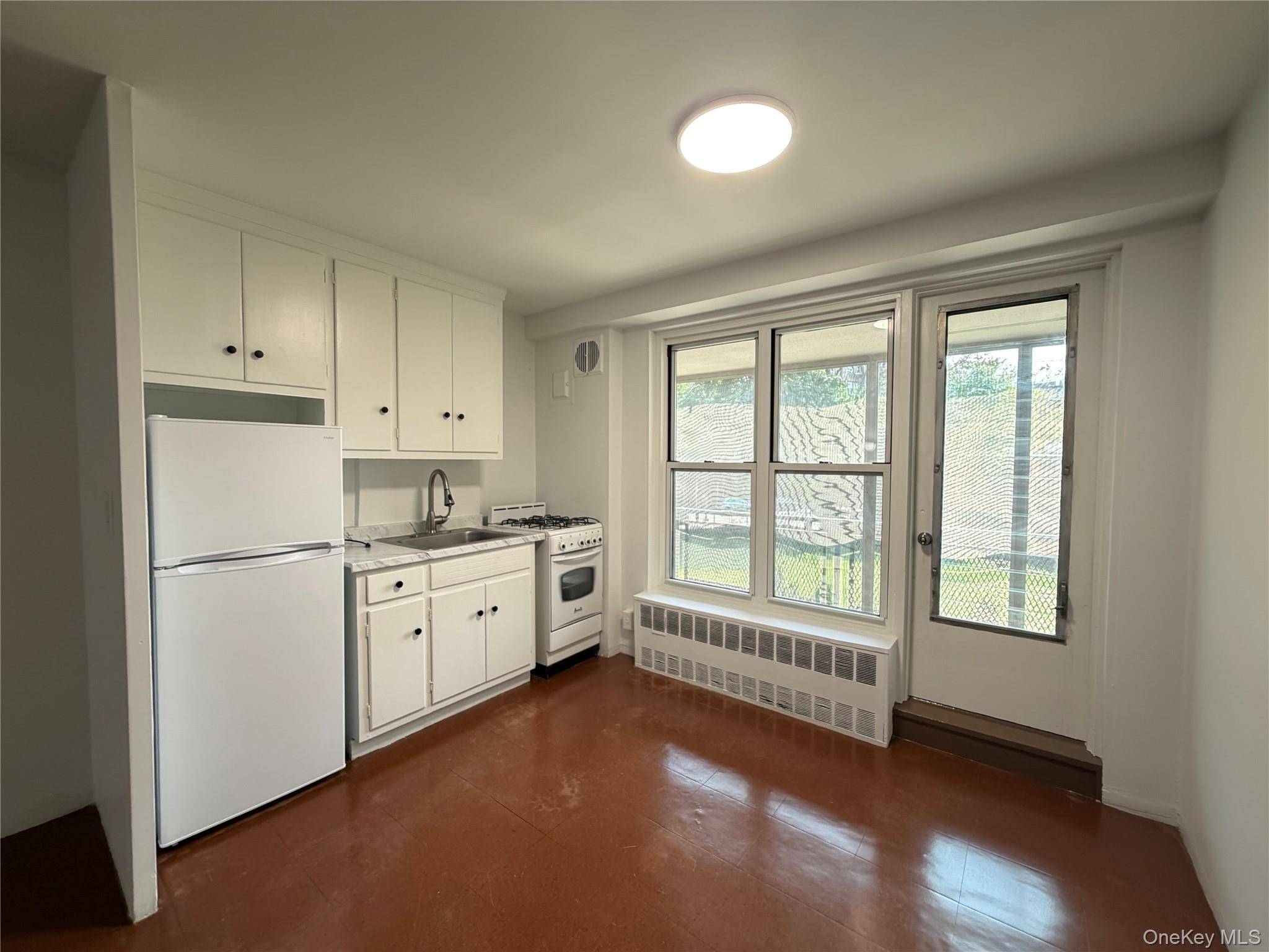 35-51 85 ST #2A, Jackson Heights, NY 11372