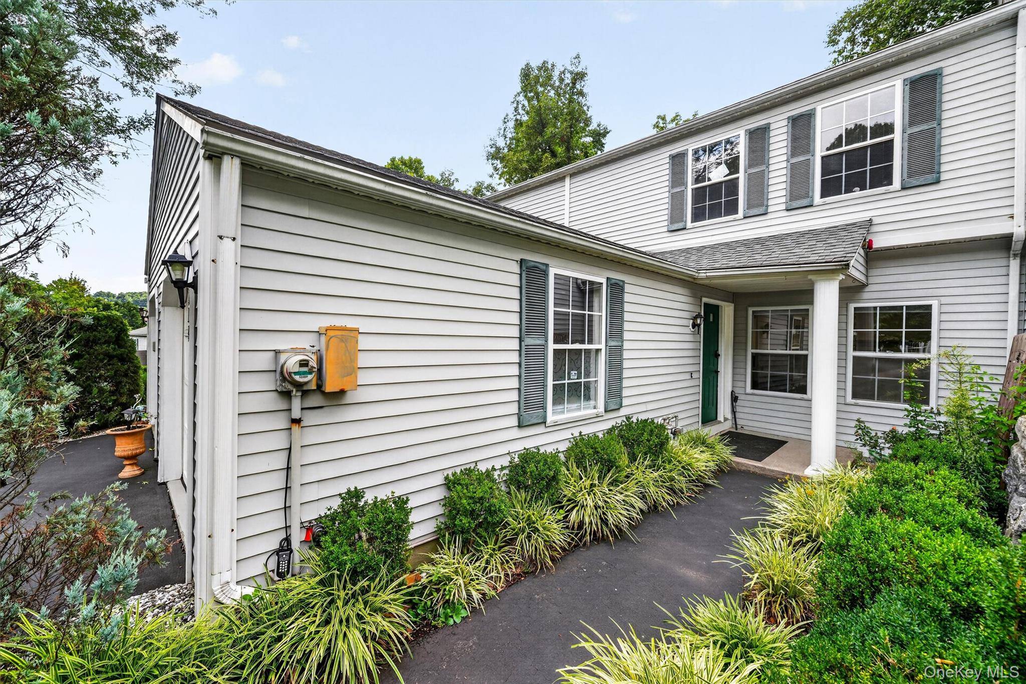 204 Watch Hill DR, Tarrytown, NY 10591