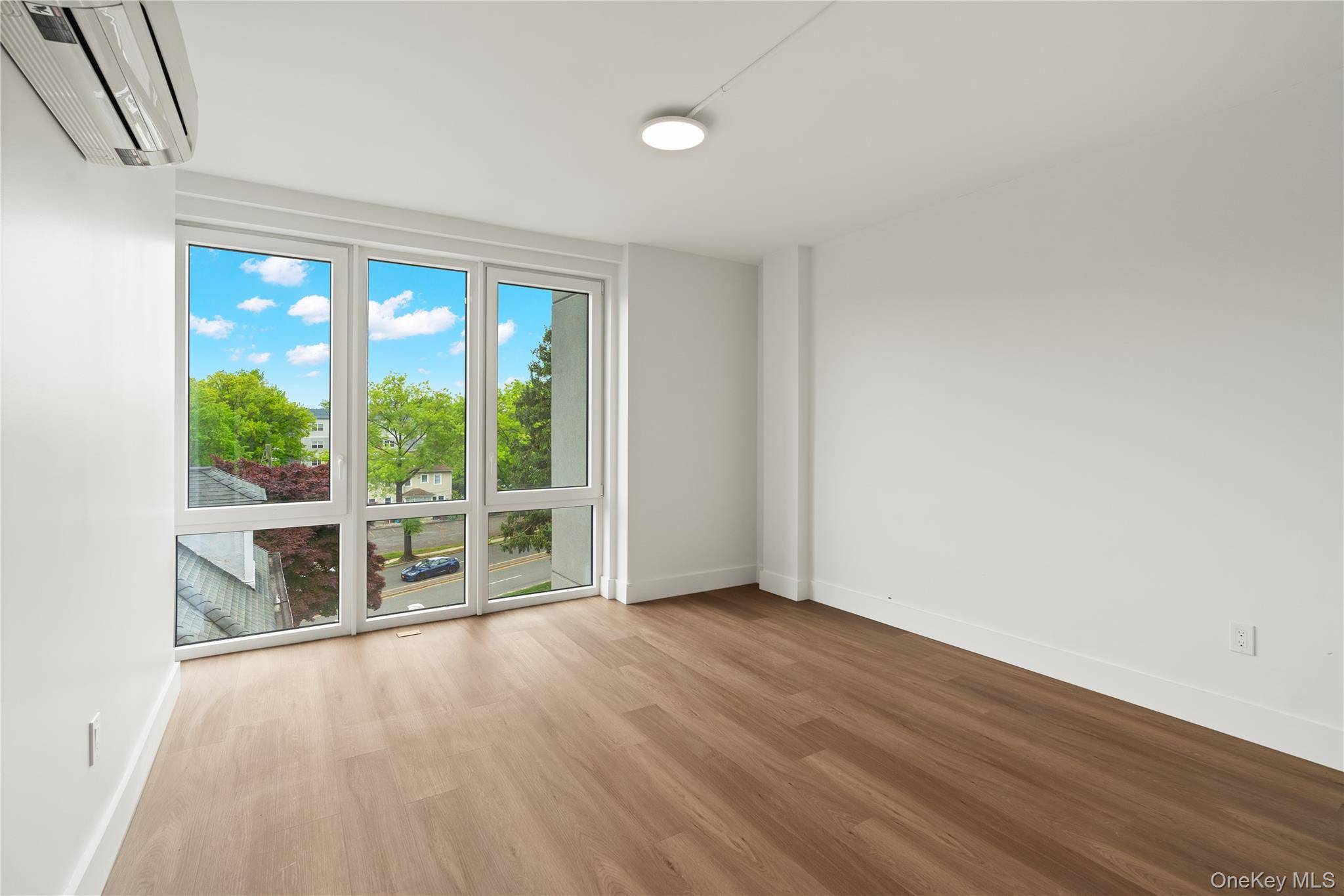 1 Lyon PL #209, White Plains, NY 10601