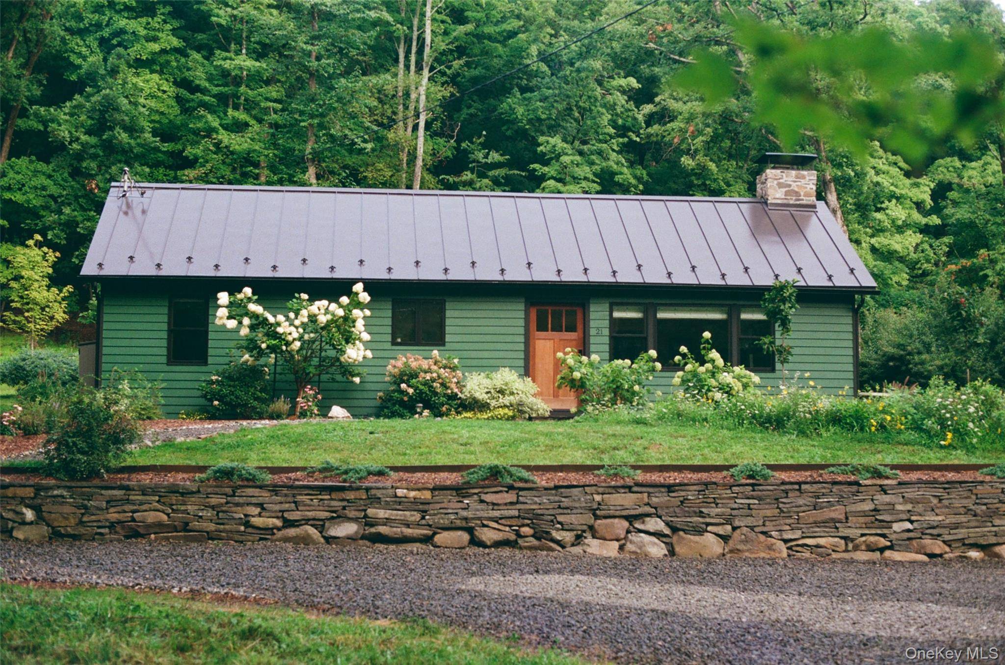 21 Vandermark RD, Woodstock, NY 12498