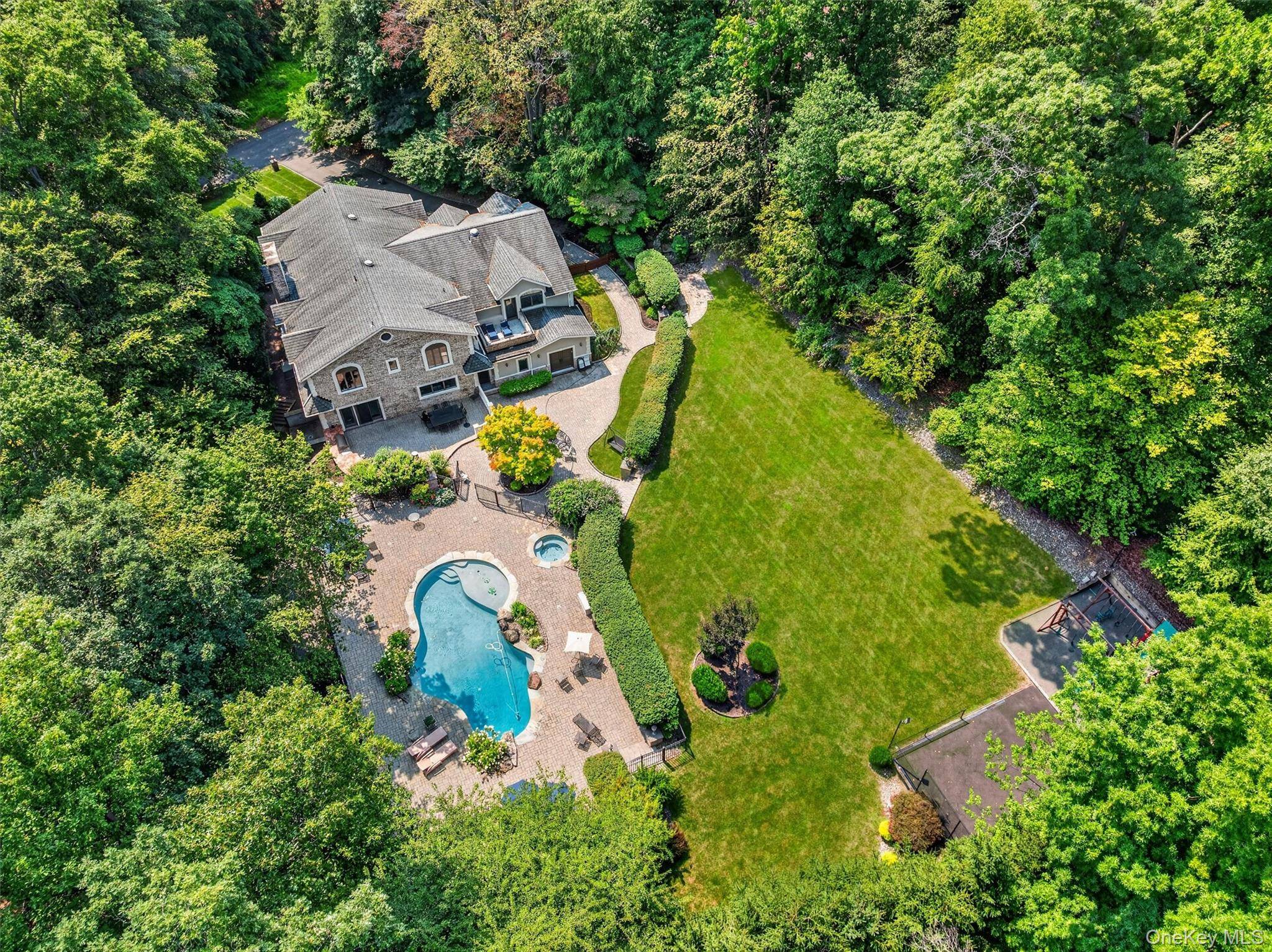 12 Rollingwood DR, New City, NY 10956