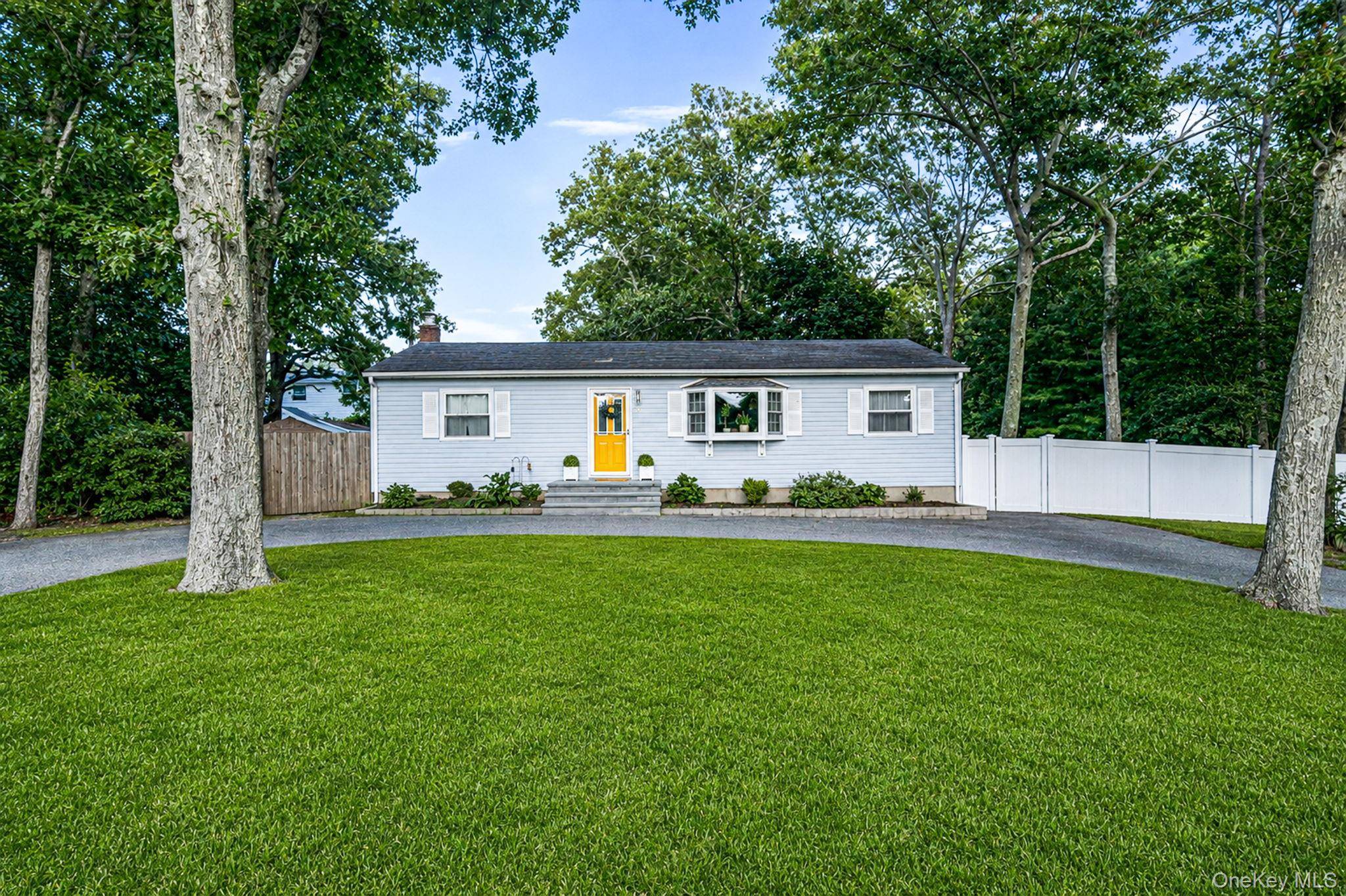 3 Newcomb TRL, Ridge, NY 11961