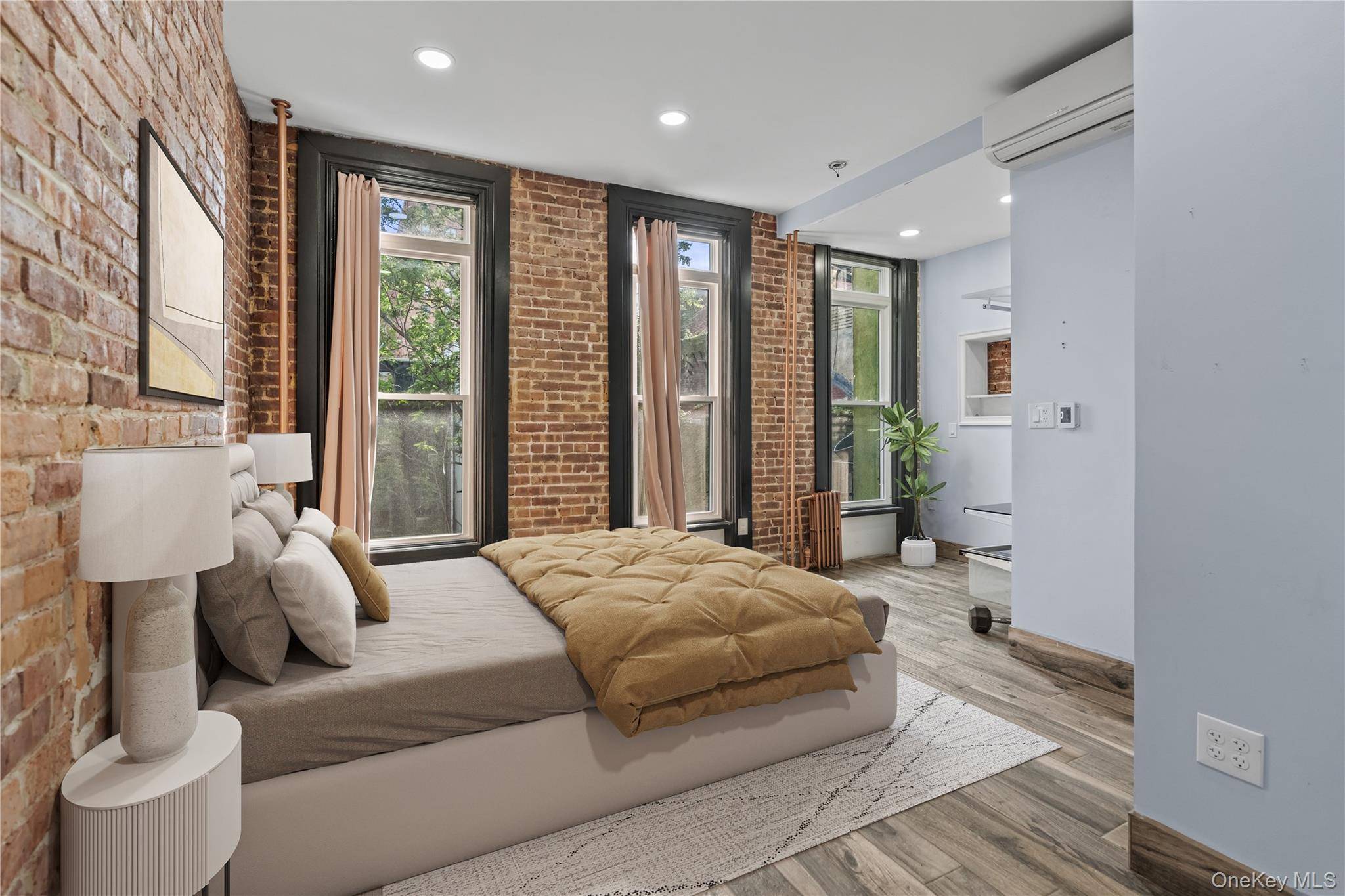 220 E 116th ST #3rd Floor, New York (manhattan), NY 10029