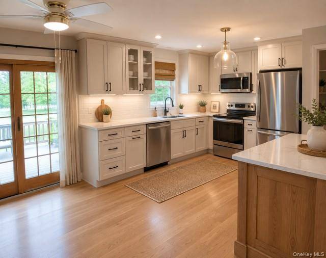 27 W Tiana RD #A, Hampton Bays, NY 11946