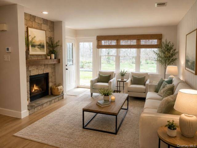 27 W Tiana RD #A, Hampton Bays, NY 11946