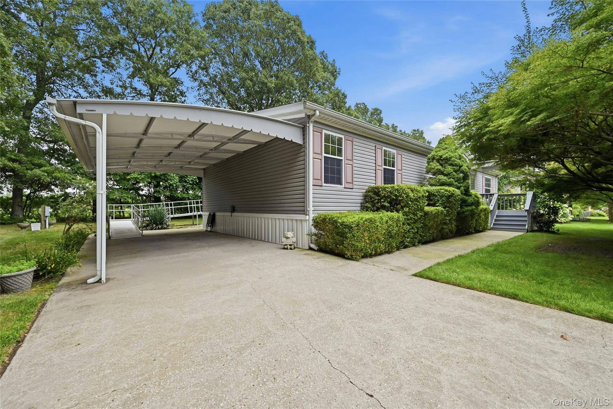 638 Fresh Pond AVE #320, Calverton, NY 11933
