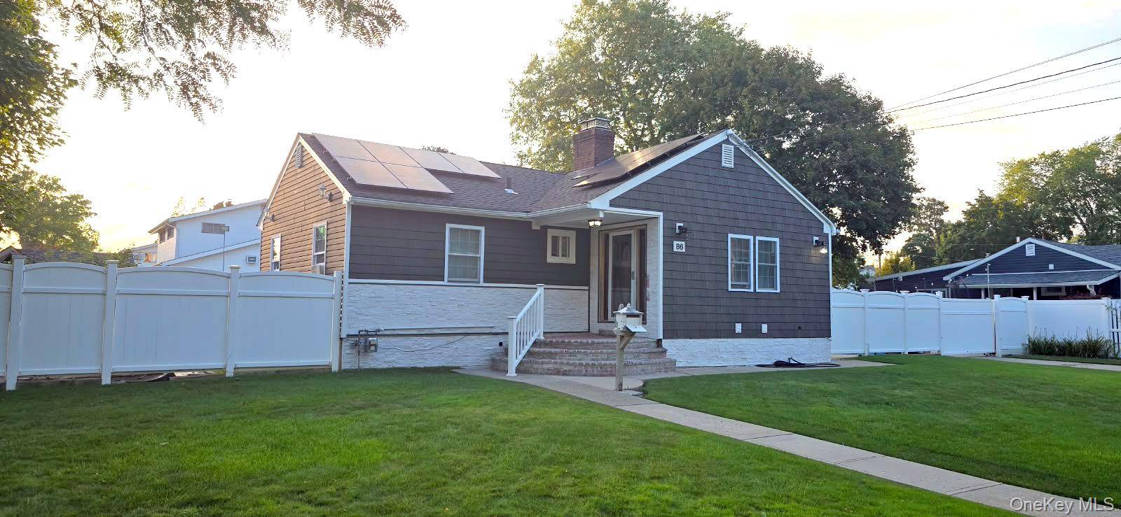 86 Washington AVE, Brentwood, NY 11717