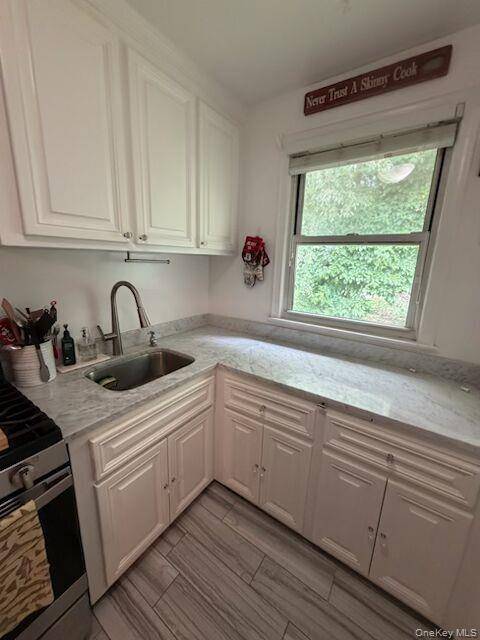 9 Stokes RD #2B, Yonkers, NY 10710