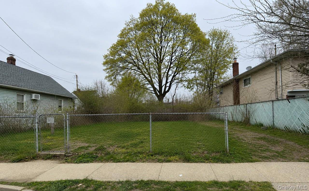 45 Sycamore AVE, Hempstead, NY 11550