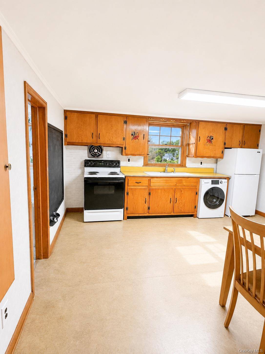97 Central AVE, Patchogue, NY 11772