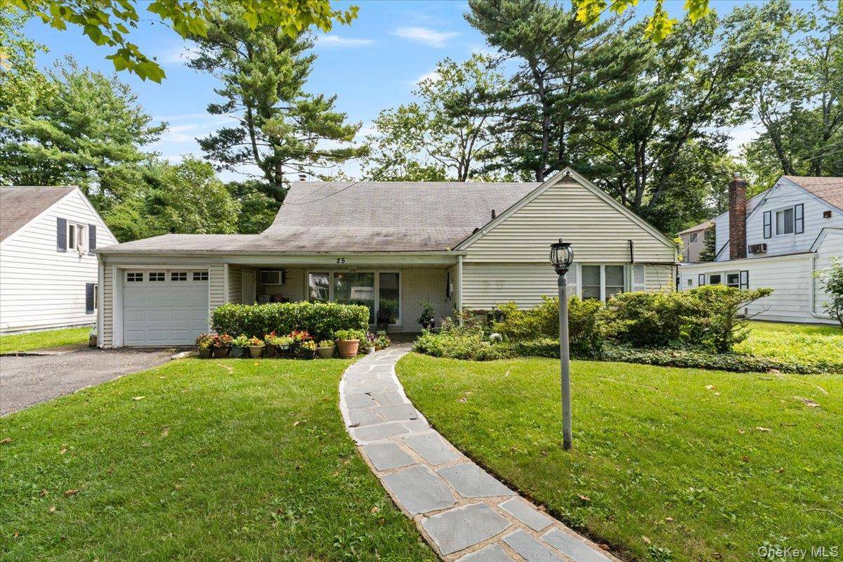 25 Bentley RD, Great Neck, NY 11023