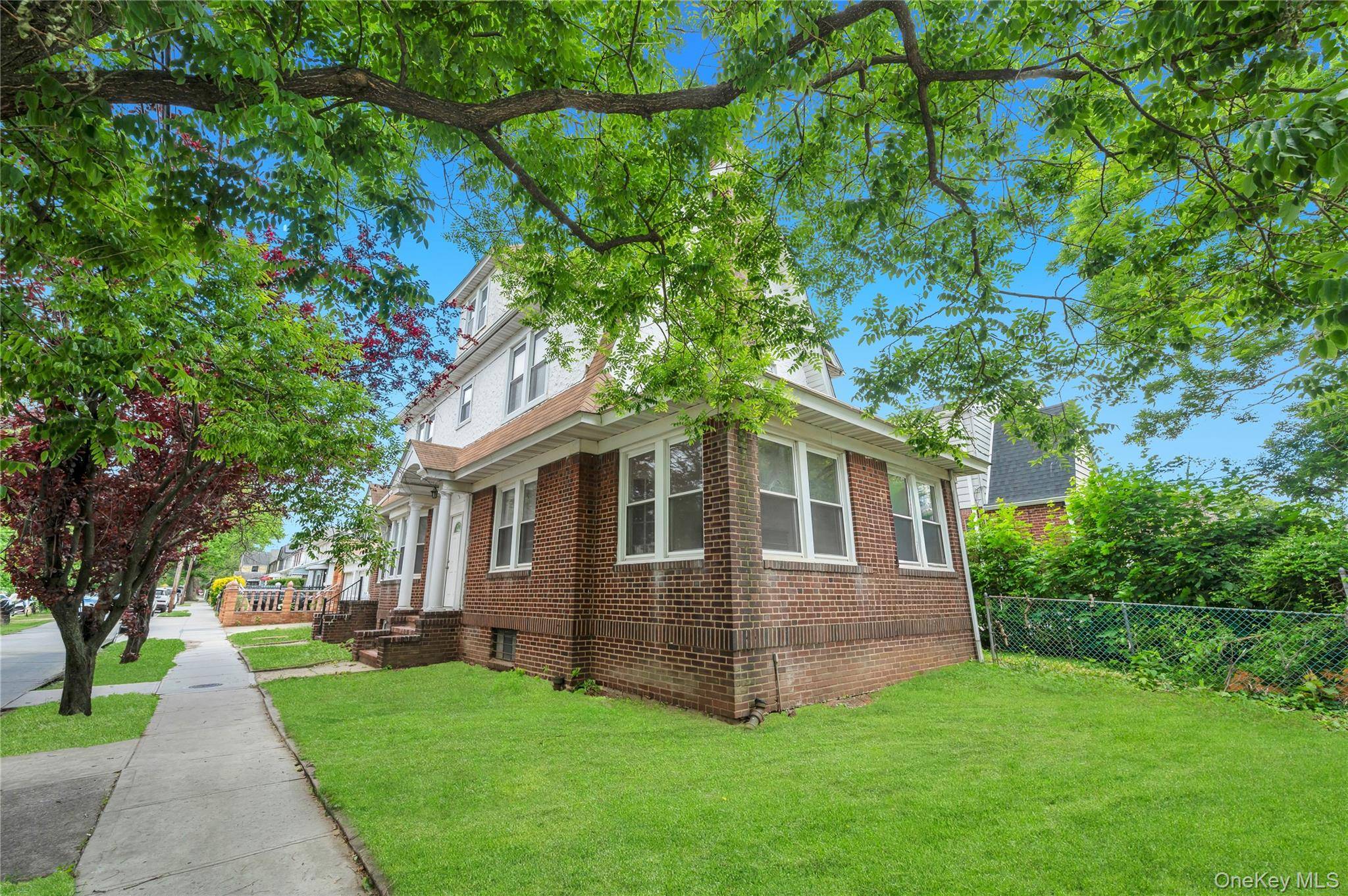 104-04 202nd ST, Saint Albans, NY 11412
