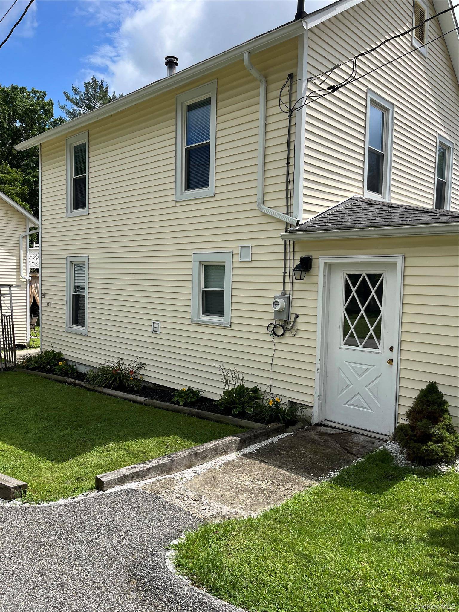 89 N Montgomery ST, Walden, NY 12586