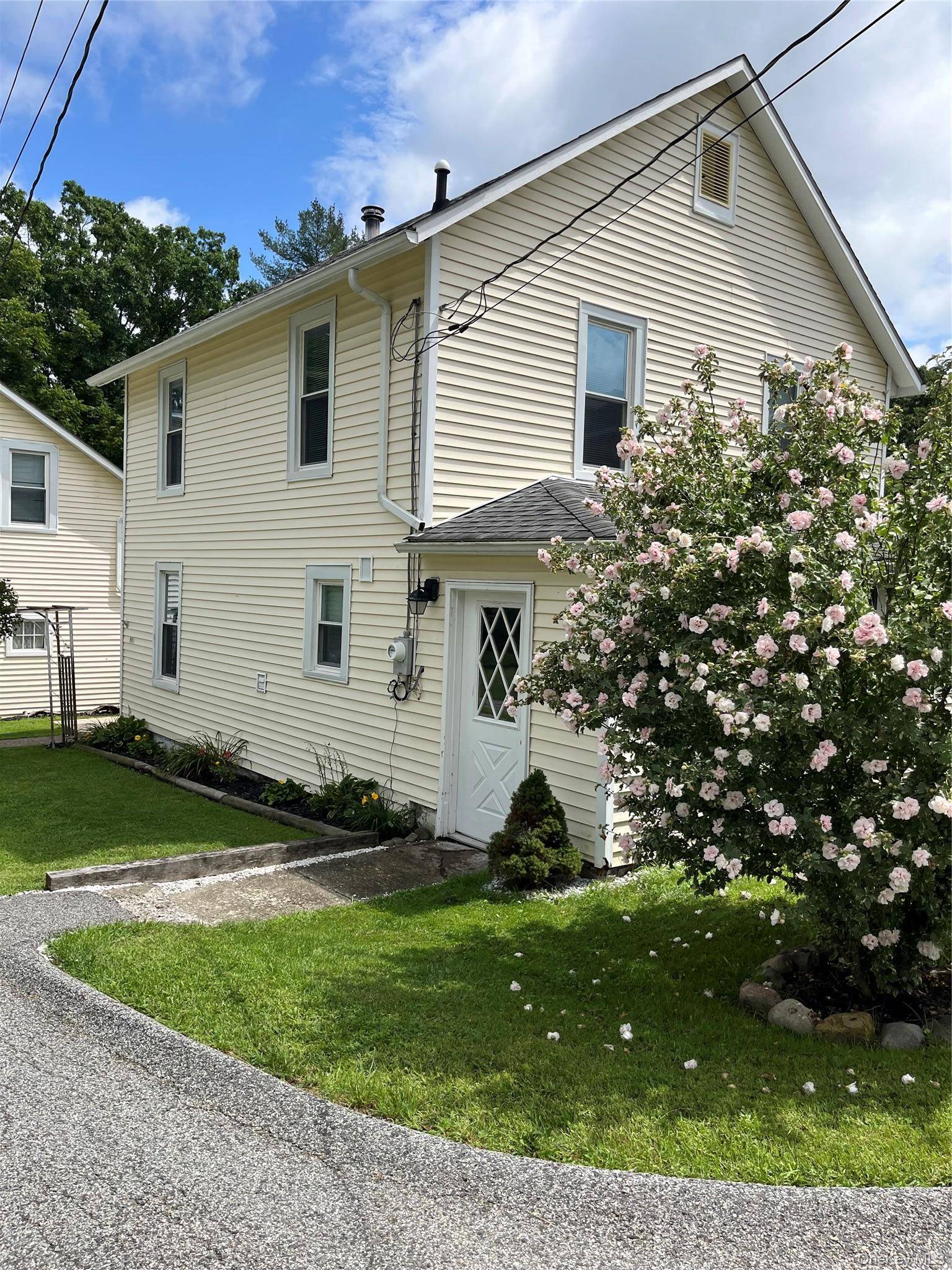 89 N Montgomery ST, Walden, NY 12586