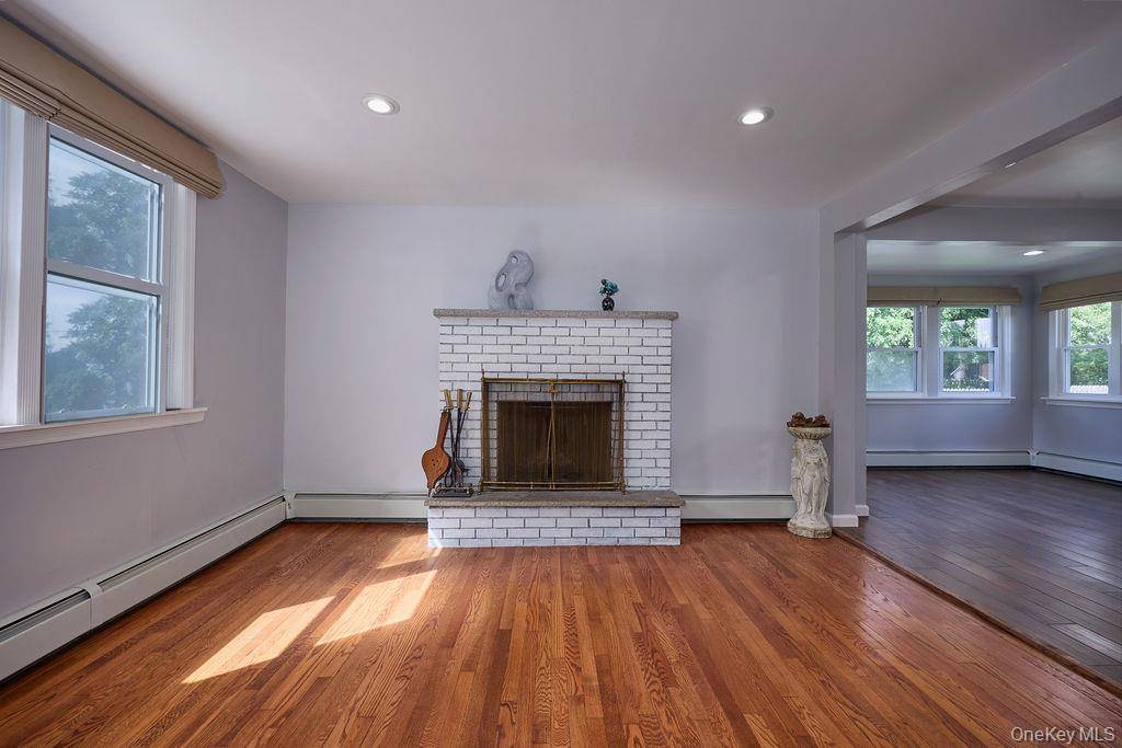 90 Walnut RD, Lake Peekskill, NY 10537