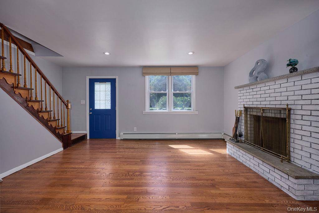 90 Walnut RD, Lake Peekskill, NY 10537