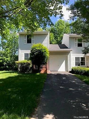 3 Kenny LN, Kiamesha Lake, NY 12751