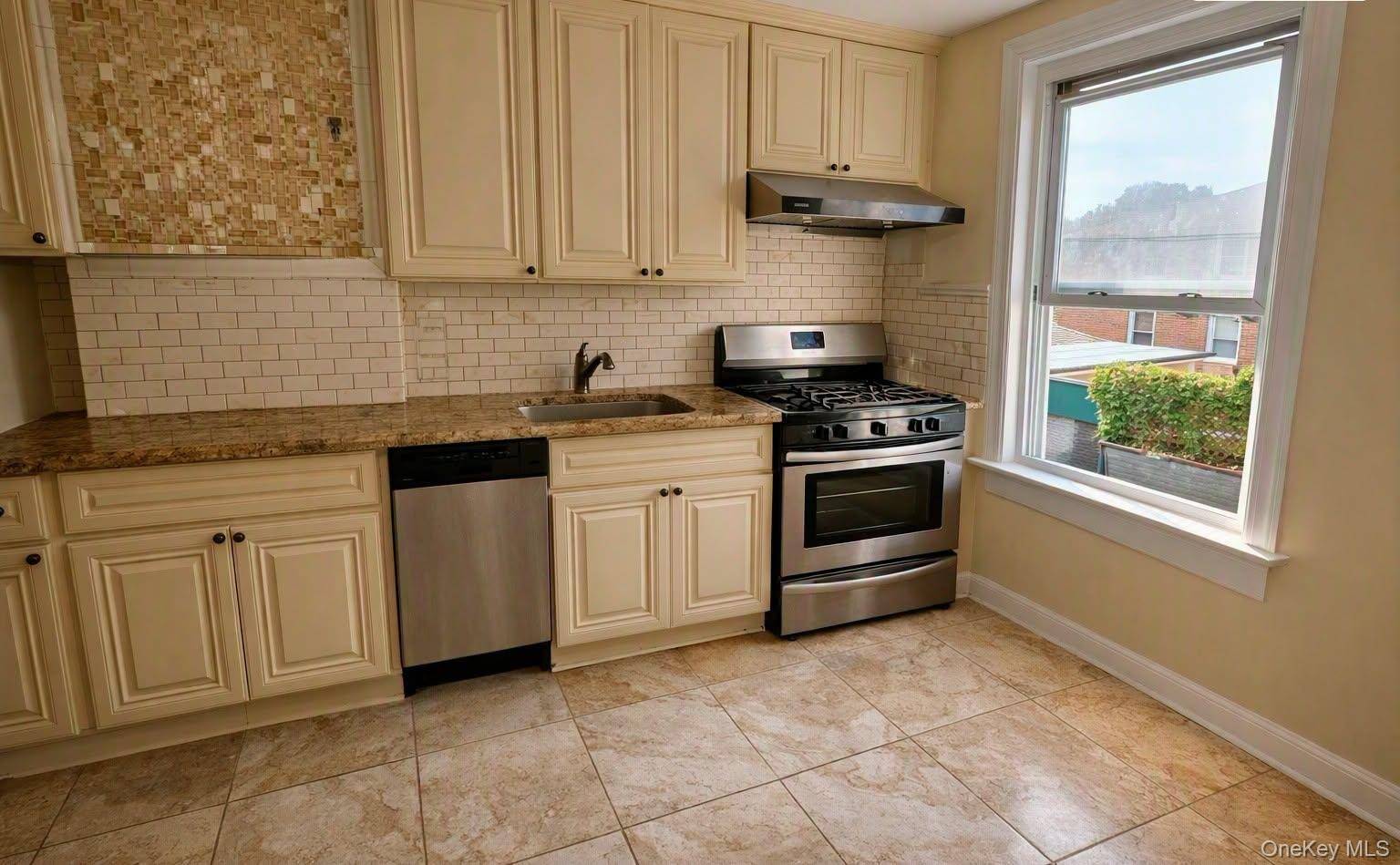 6807 59th DR, Maspeth, NY 11378