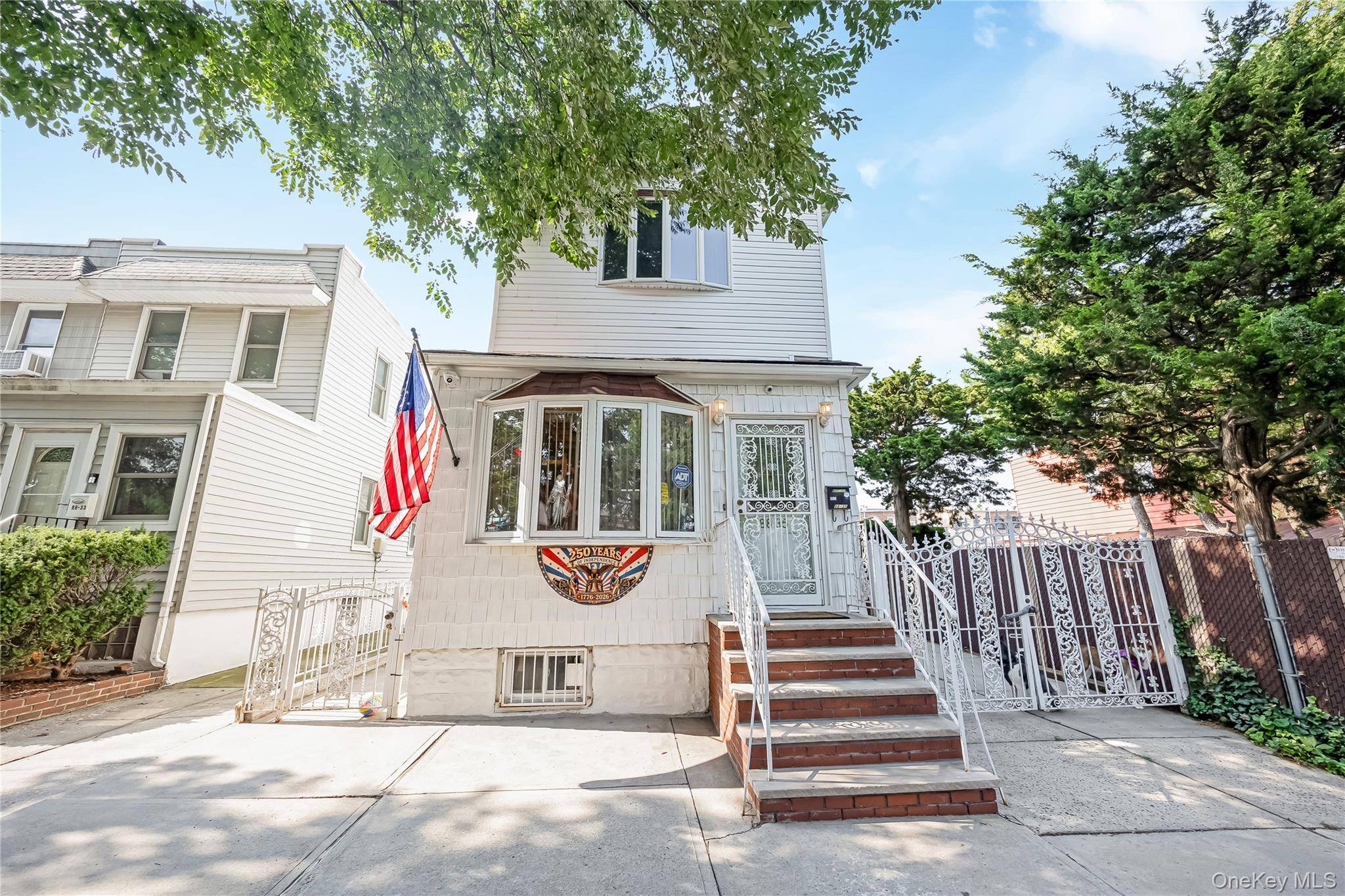 88-35 75th AVE, Glendale, NY 11385