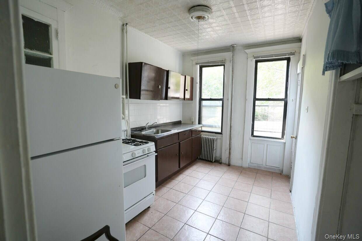 1881 Putnam AVE, Ridgewood, NY 11385