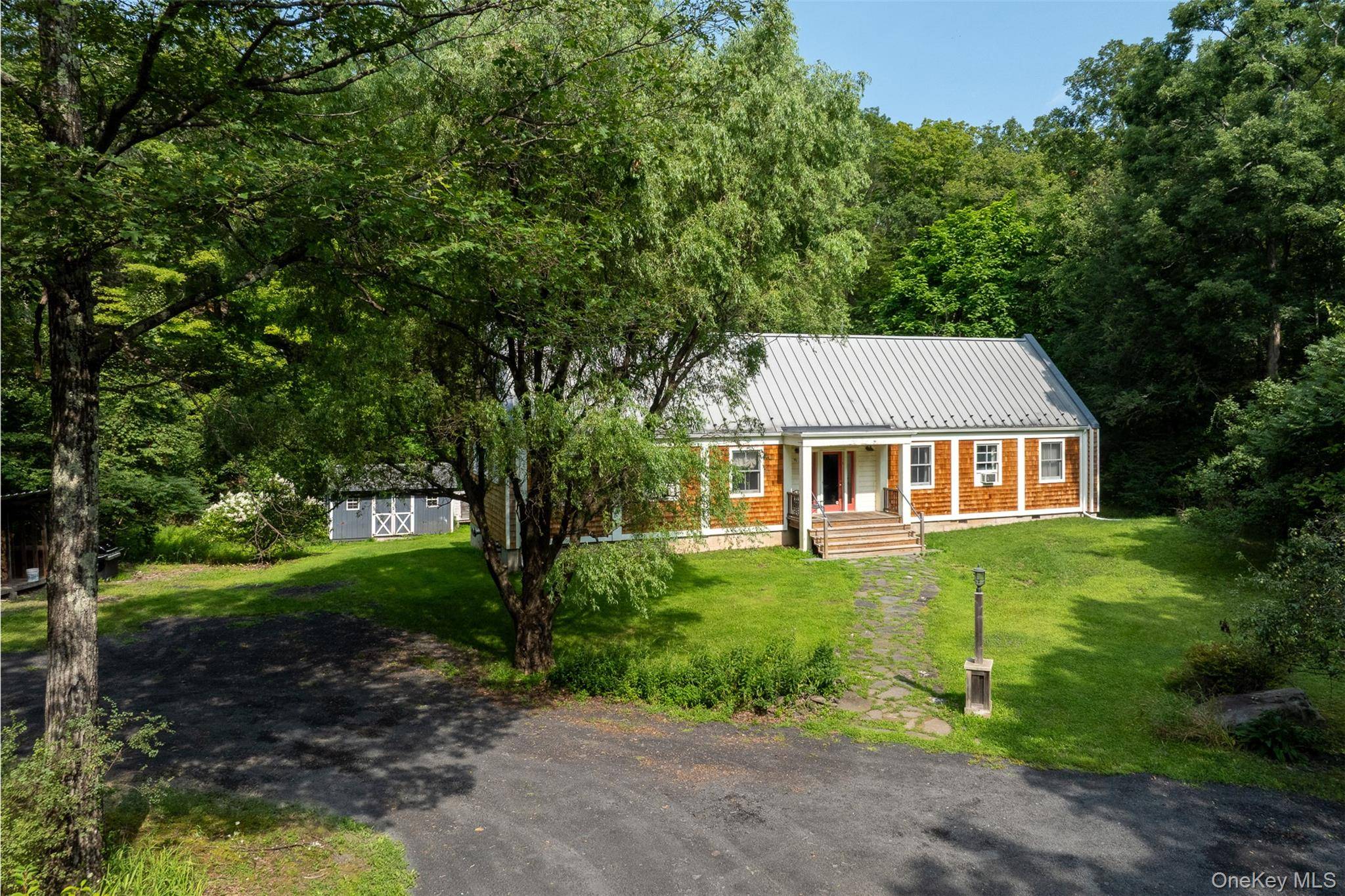 248 Stoll RD, Saugerties, NY 12477