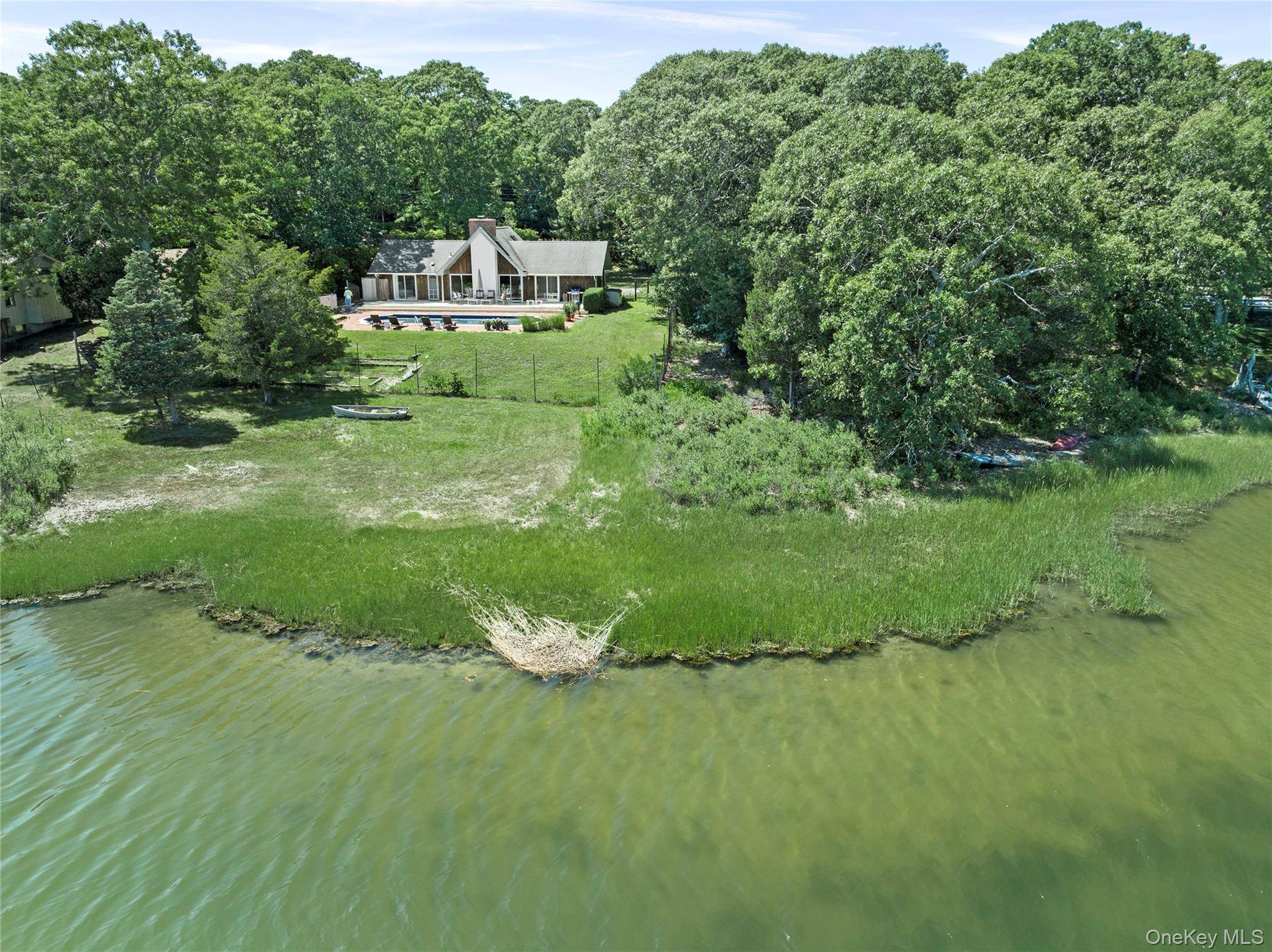59 Isle Of Wight RD, East Hampton, NY 11937