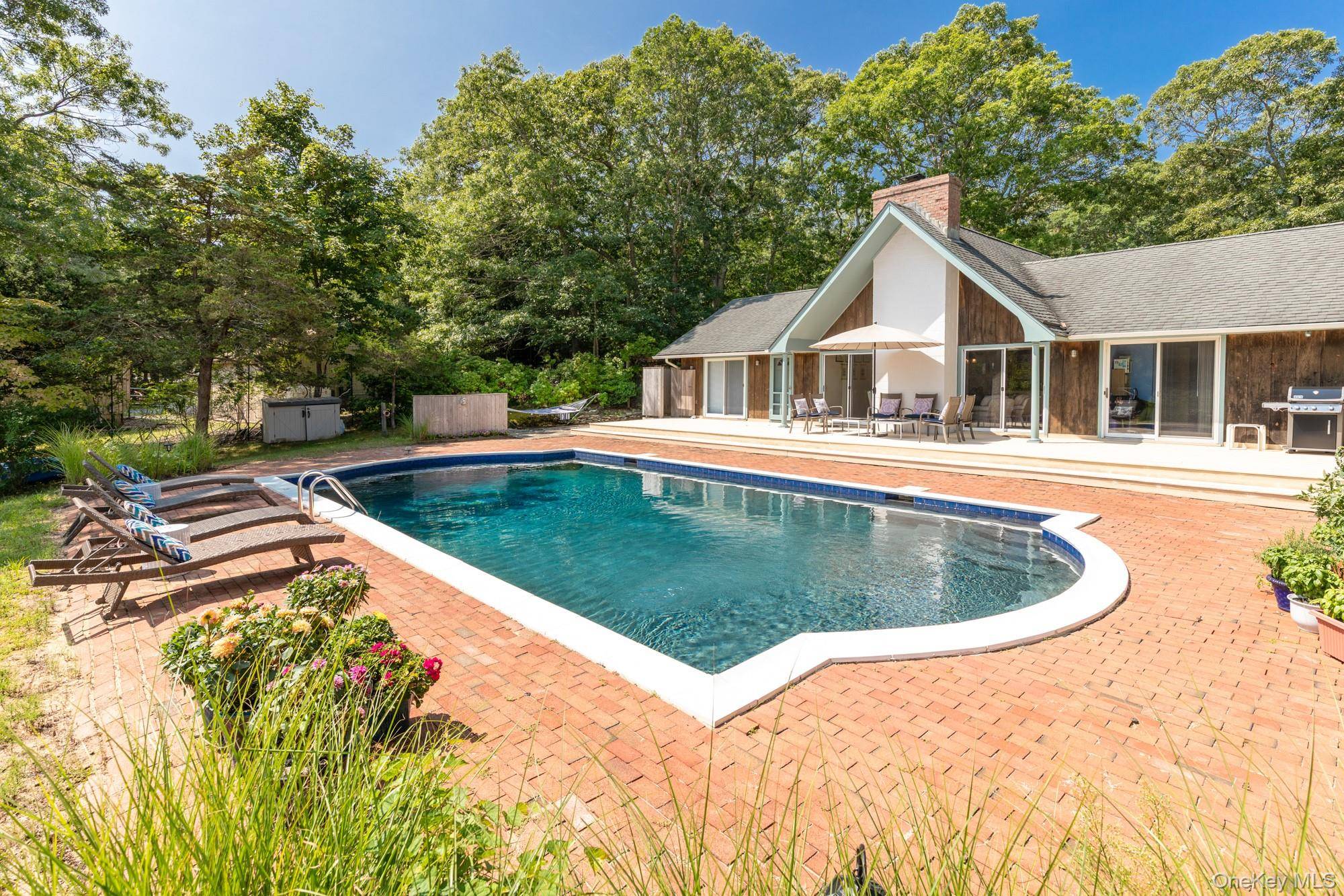 59 Isle Of Wight RD, East Hampton, NY 11937