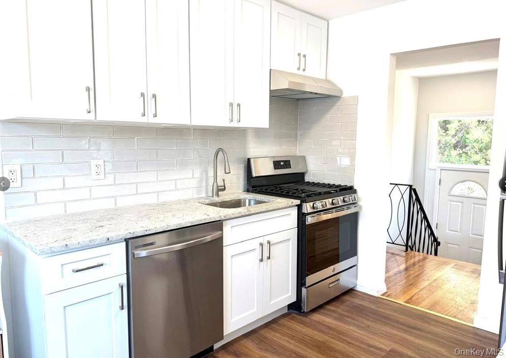 65 Florida AVE, Island Park, NY 11558