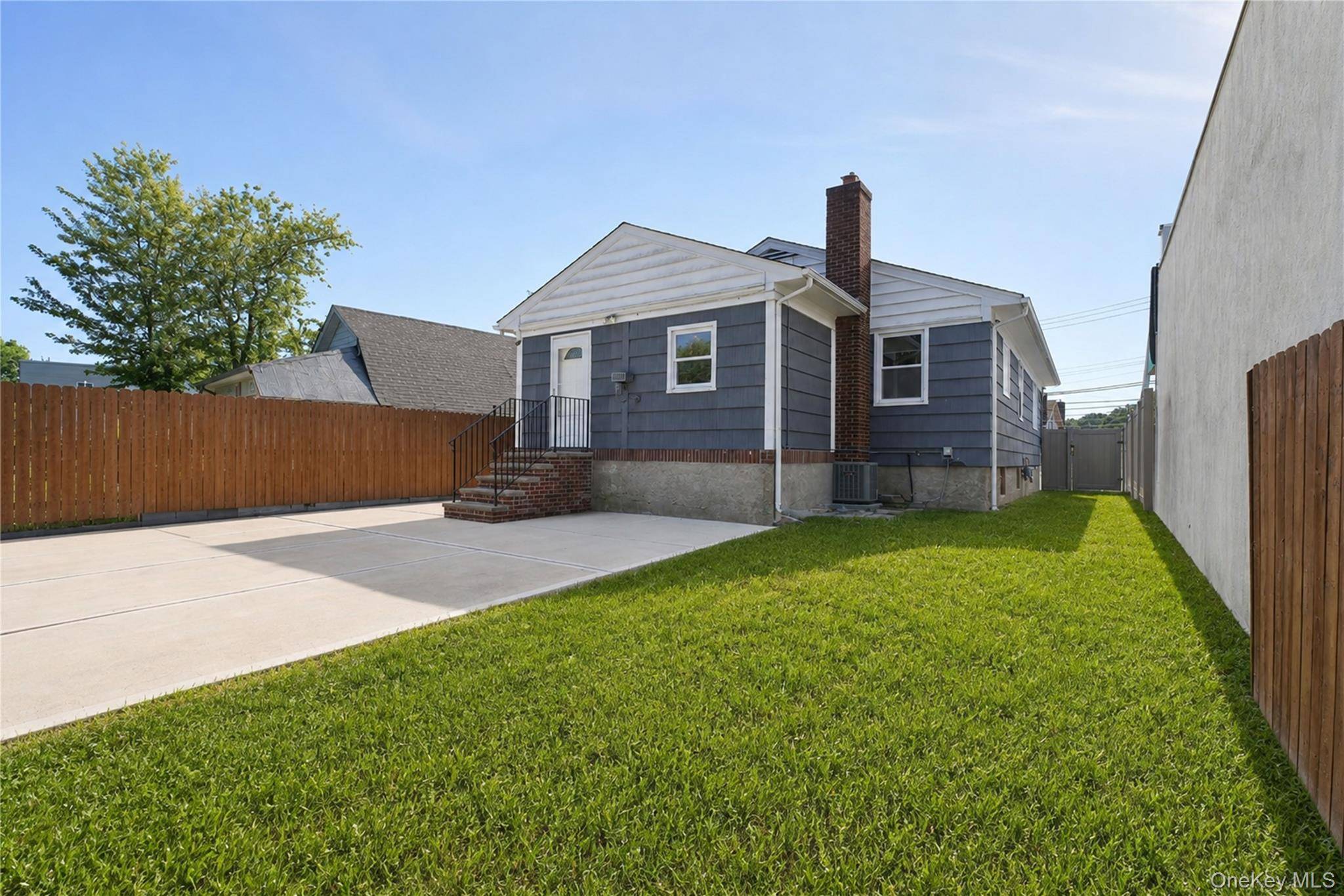 3895 Amboy RD, Staten Island, NY 10308