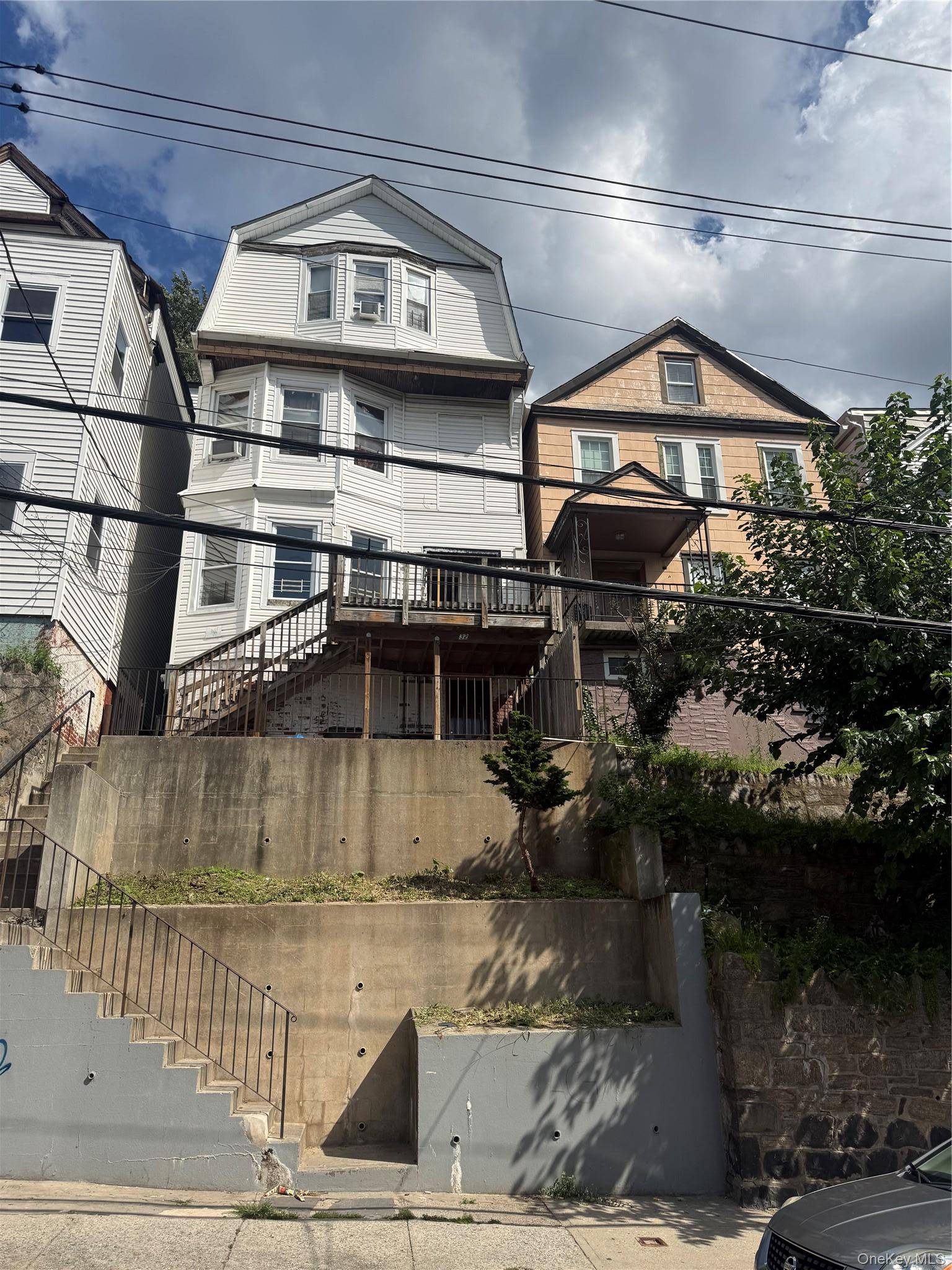 32 Linden ST, Yonkers, NY 10701