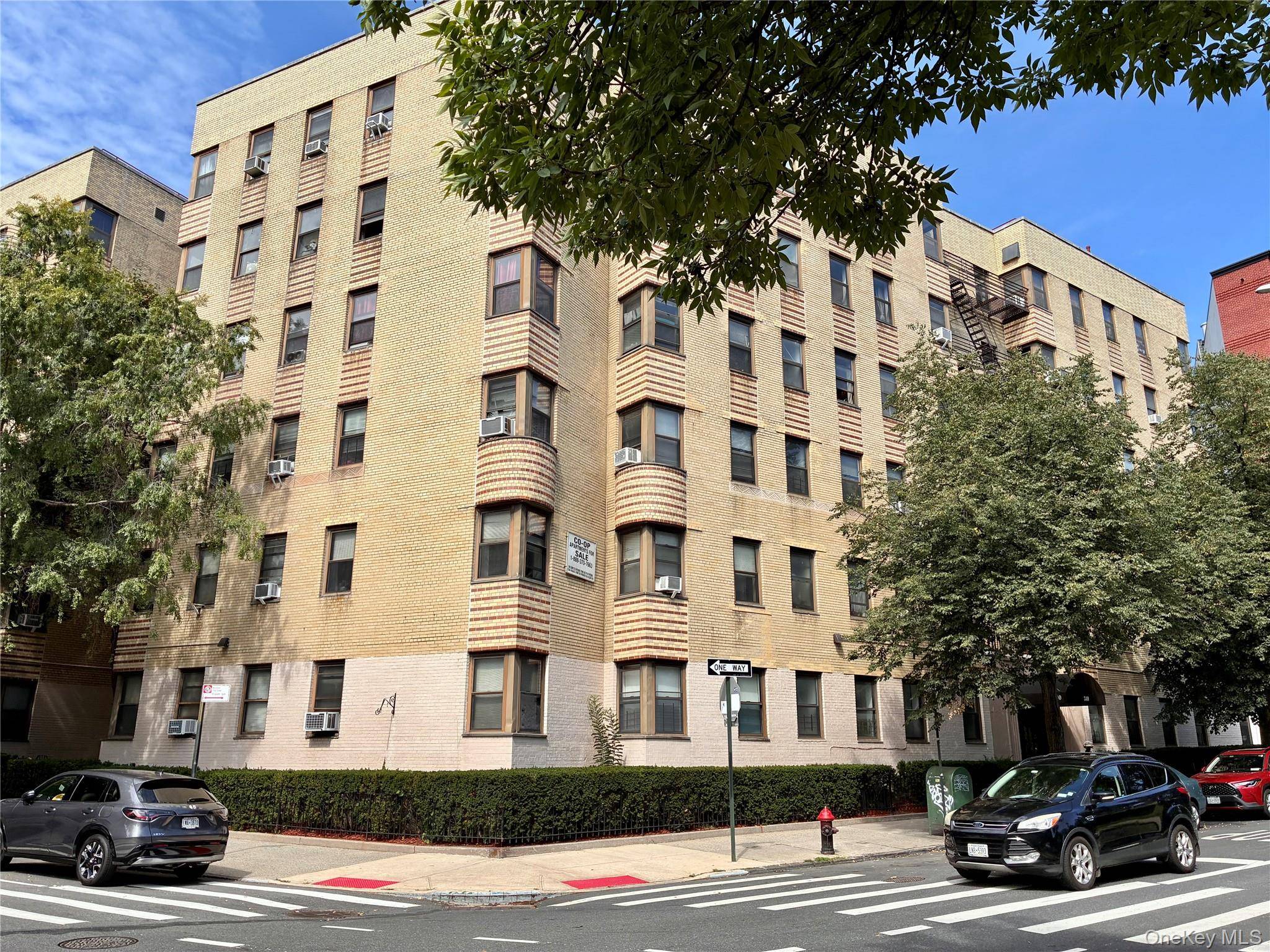 340 East Mosholu Pkwy #2C, Bronx, NY 10458
