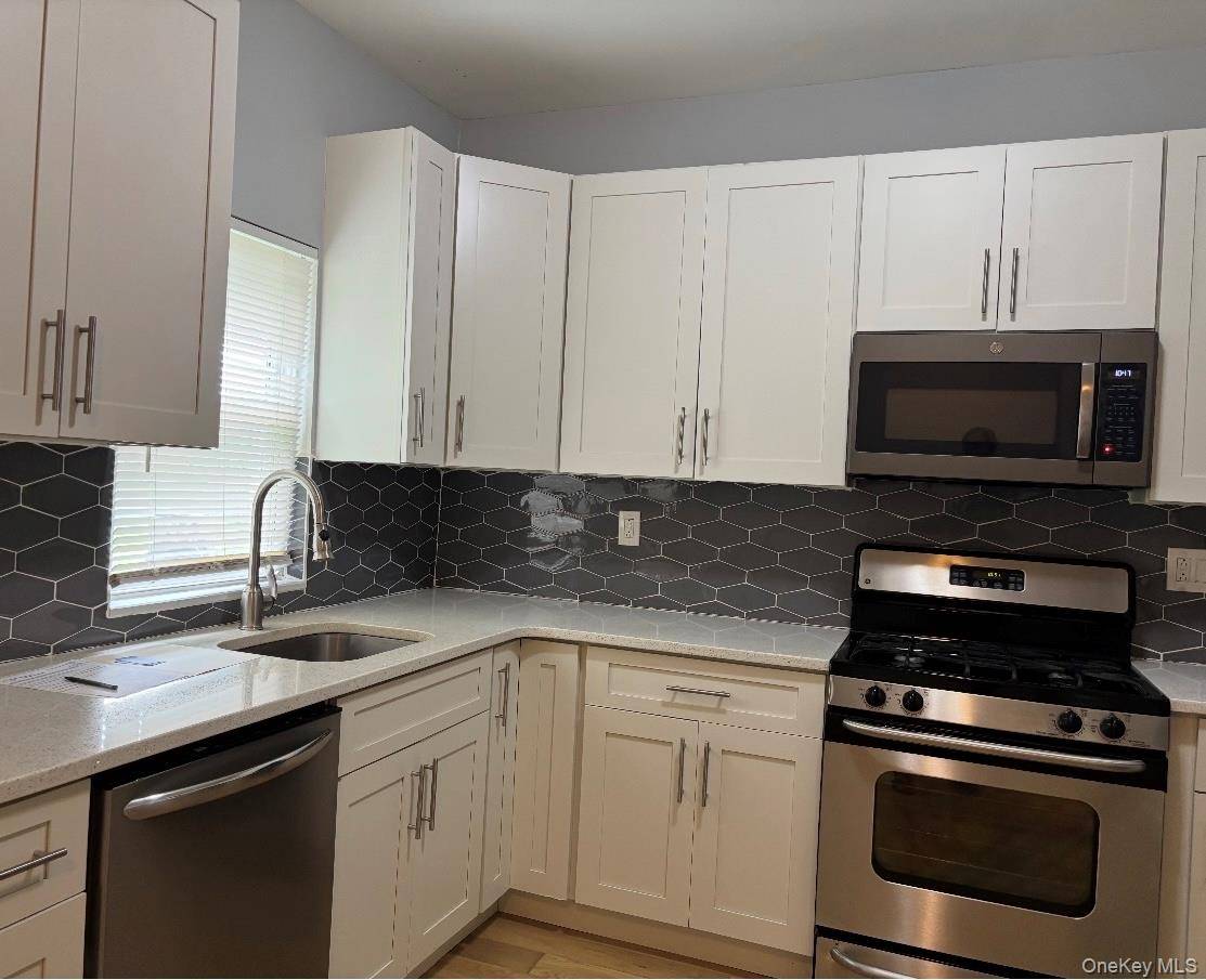 980 Thomas PL #1, Baldwin, NY 11510