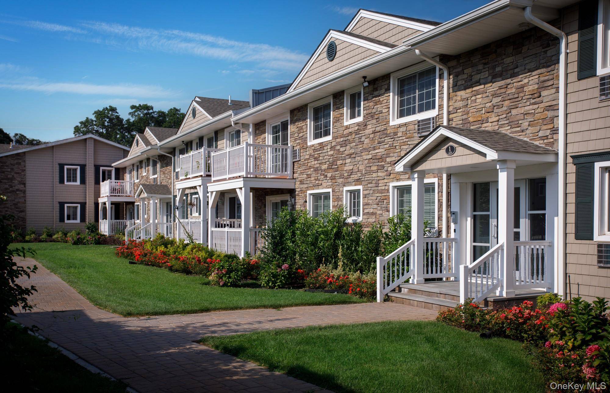6 Williams BLVD #6-1L, Lake Grove, NY 11755