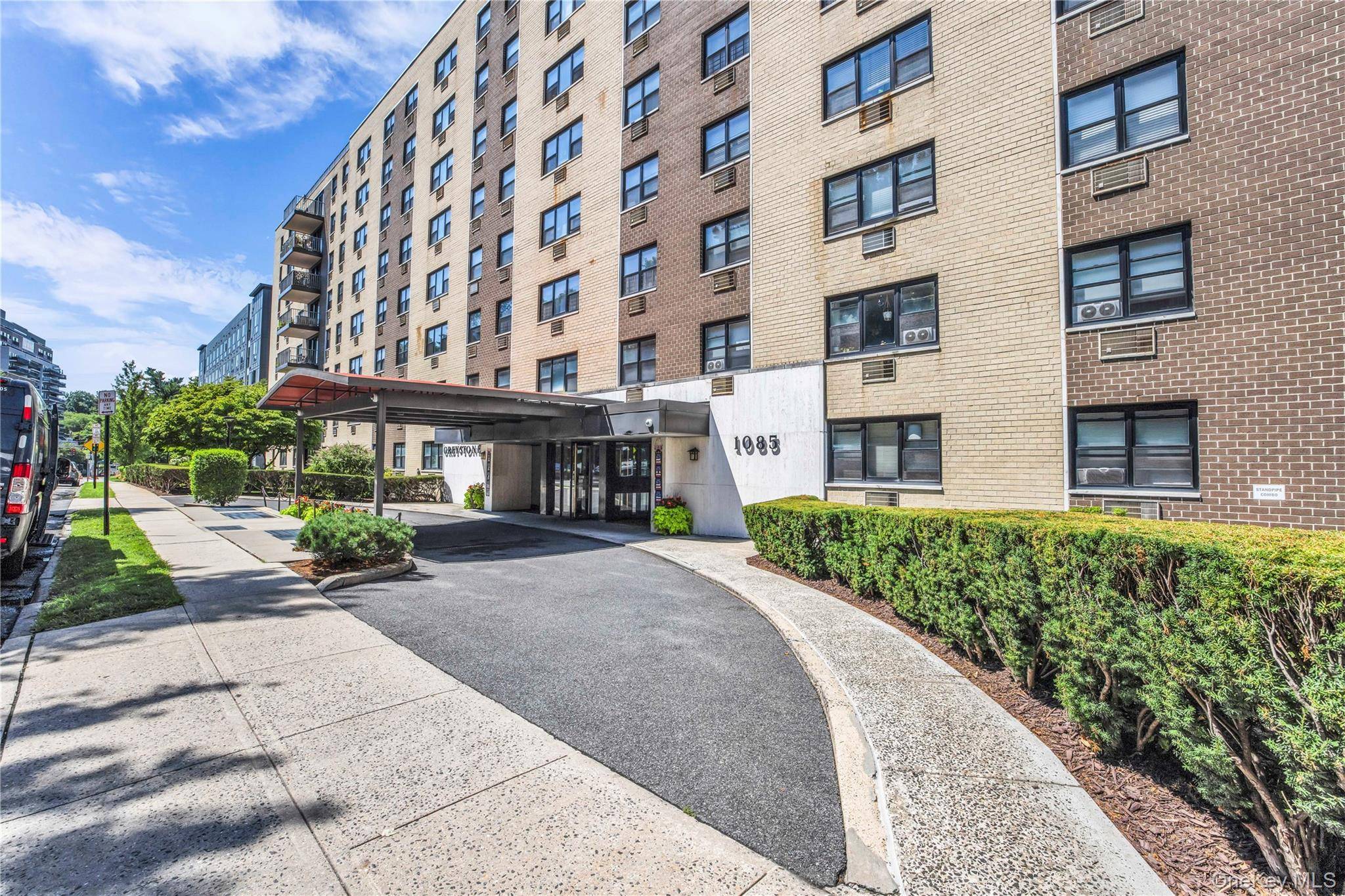 1085 Warburton #210, Yonkers, NY 10701