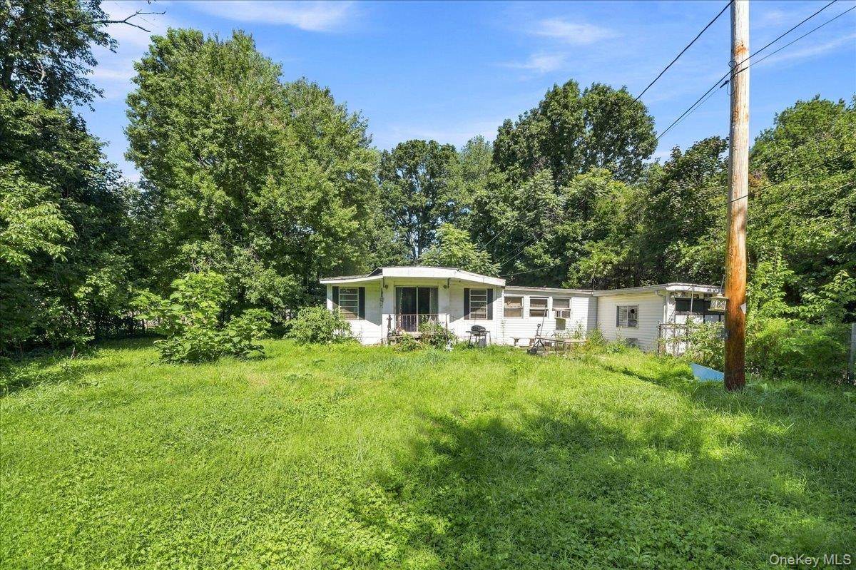44 Oak DR, Hopewell Junction, NY 12533