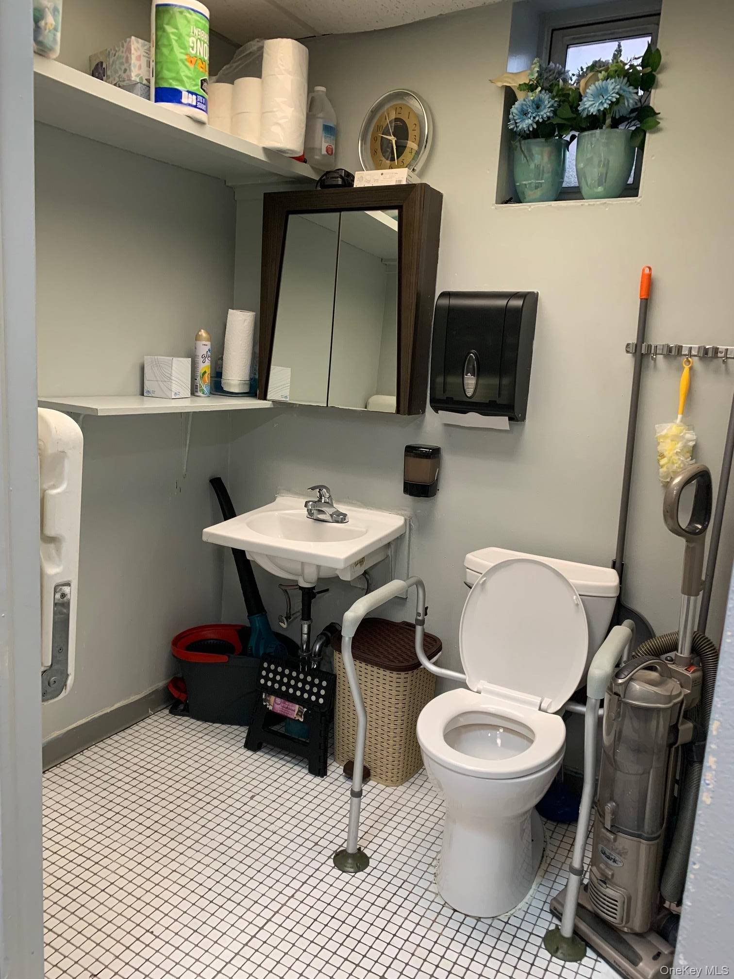 83 Irving AVE, Brooklyn, NY 11237