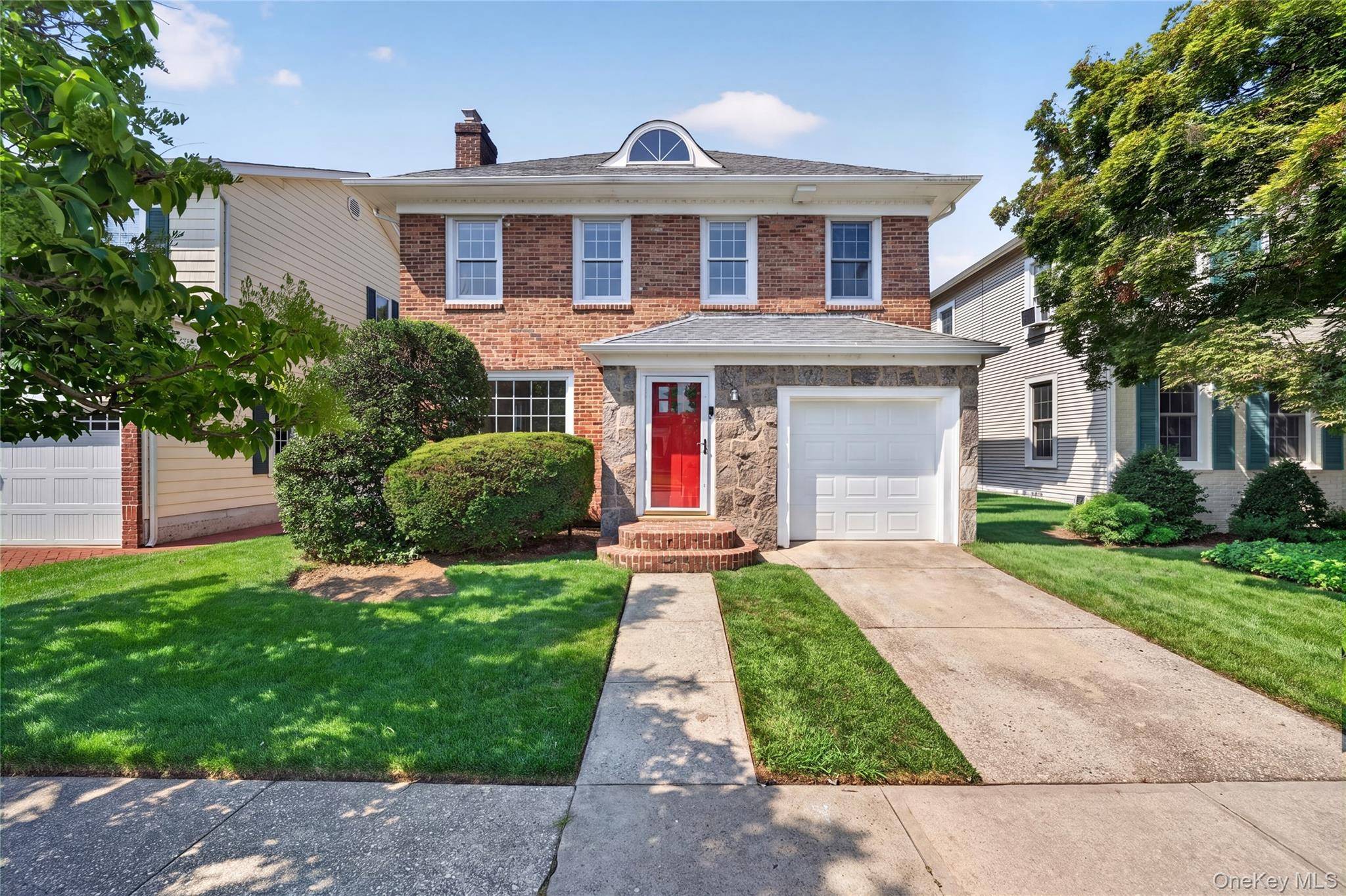 11 1st PL, Garden City, NY 11530