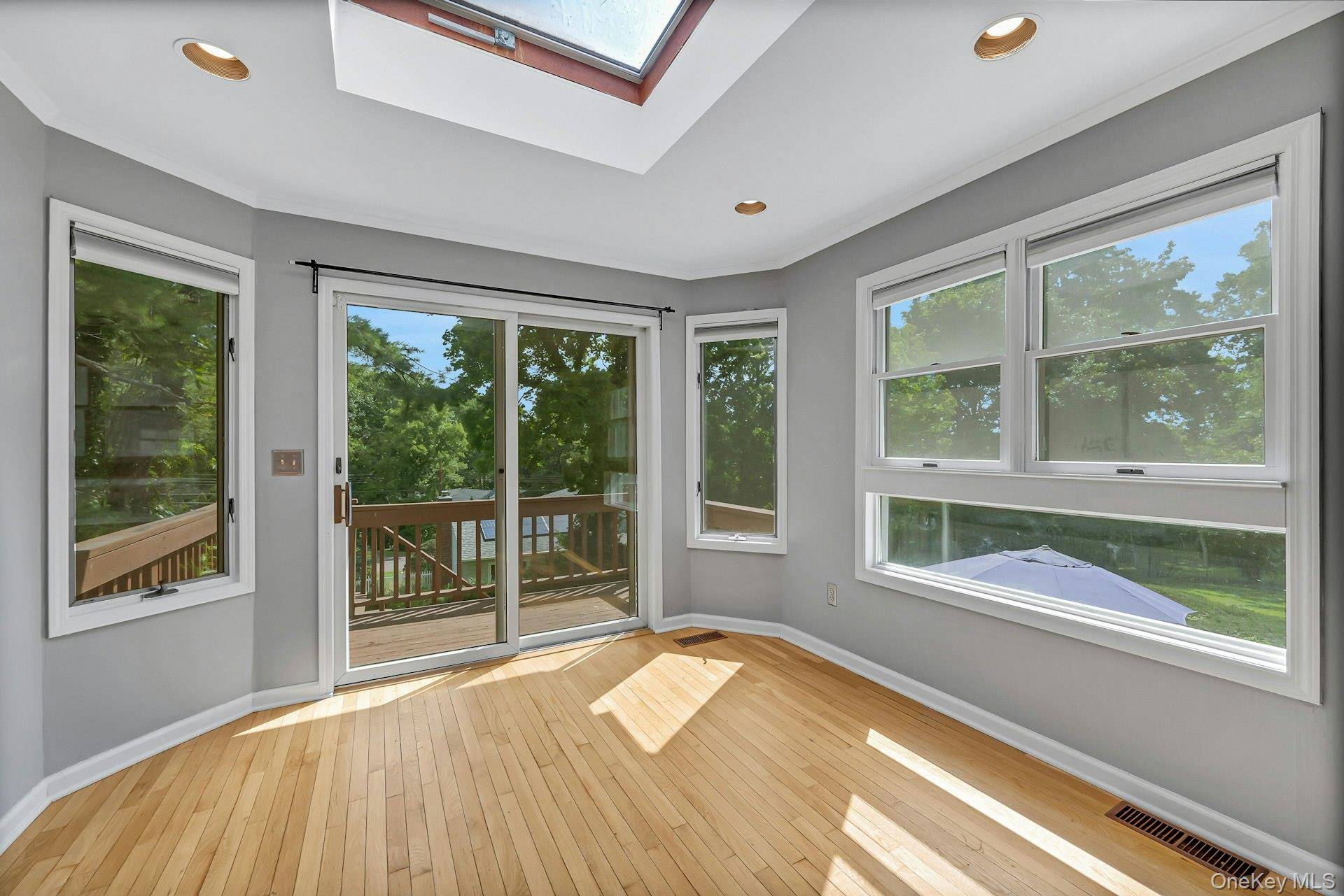 67 Malvern LN, Scarsdale, NY 10583