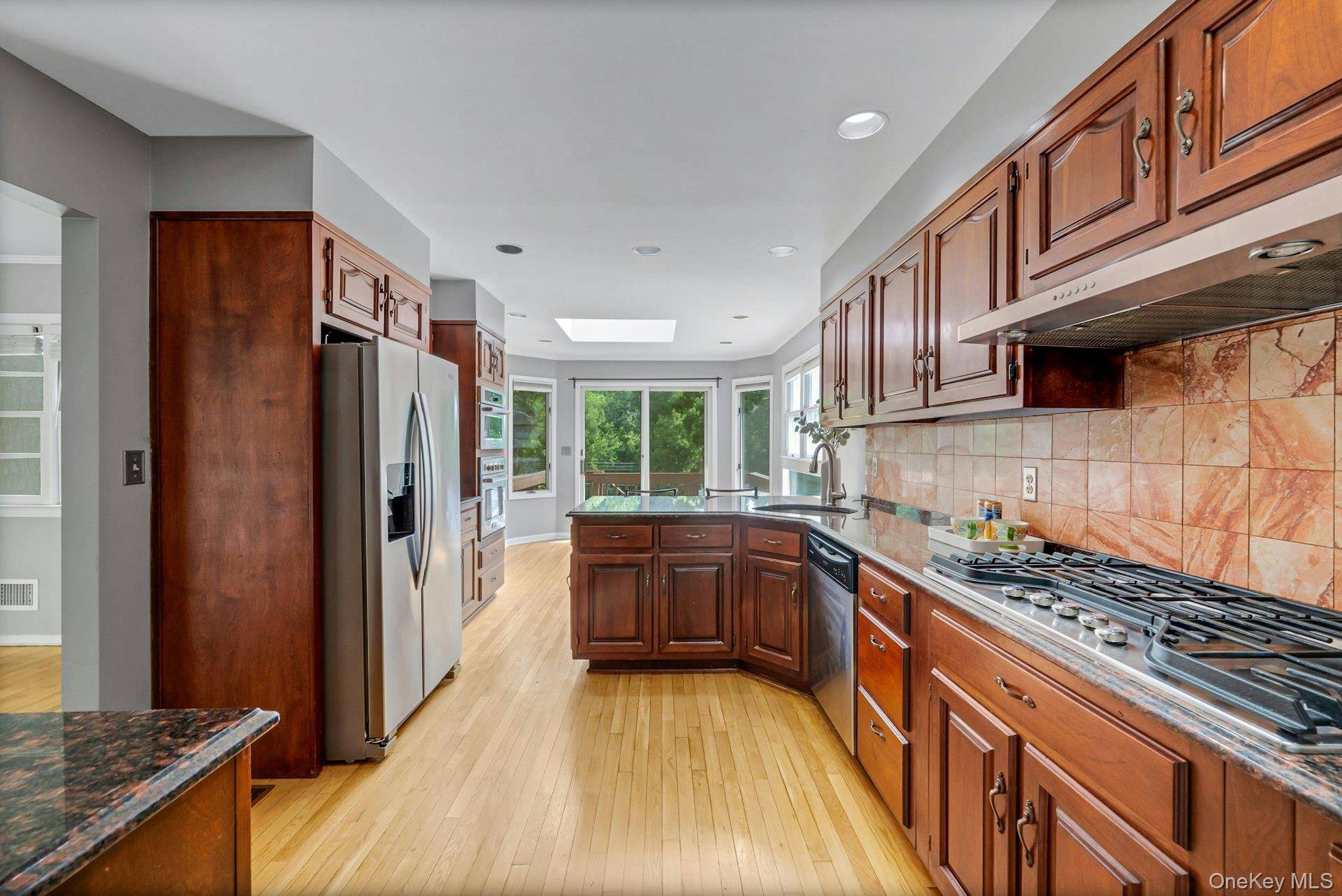 67 Malvern LN, Scarsdale, NY 10583