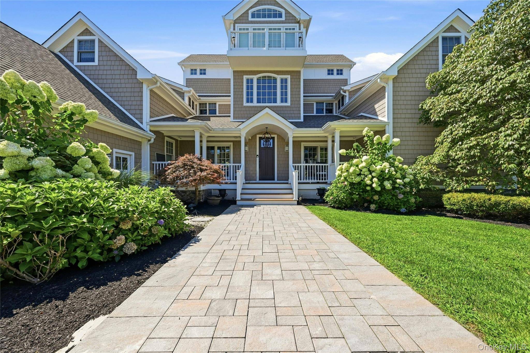 255 Asharoken AVE, Northport, NY 11768