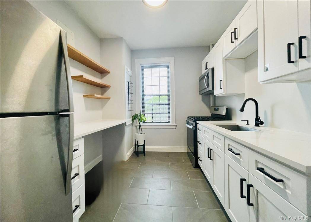 12 Chatsworth AVE #B35, Larchmont, NY 10538
