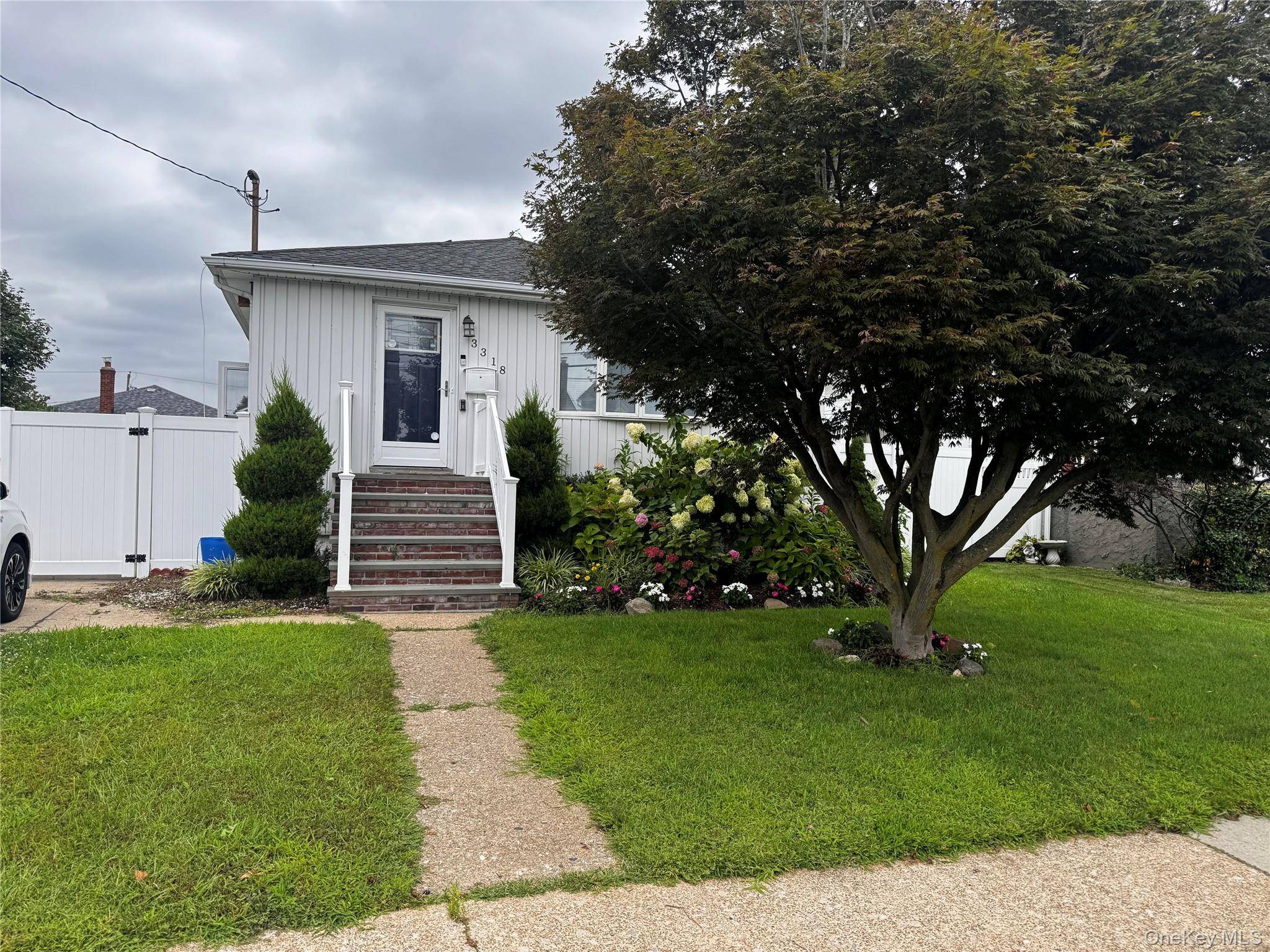 3318 MURDOCK AVE, Oceanside, NY 11572