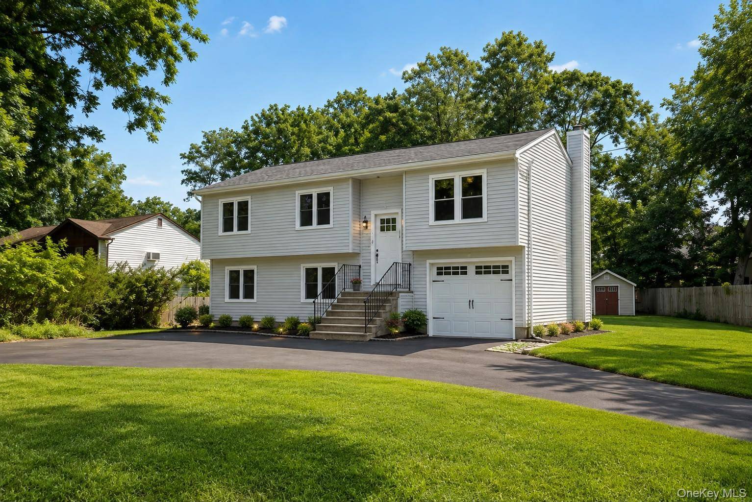 93 Mount Sinai Coram RD, Coram, NY 11727
