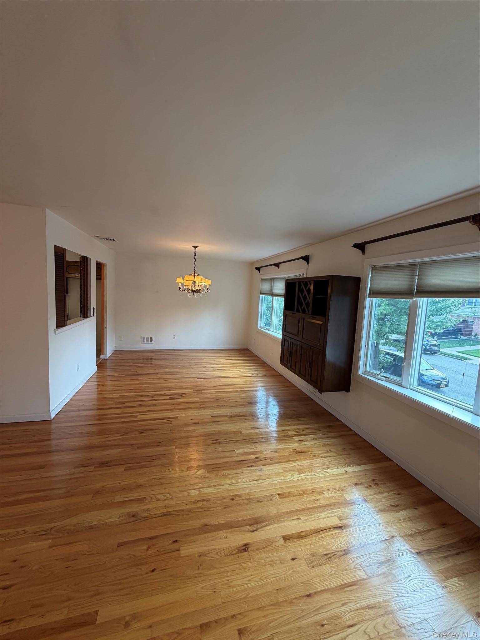 404 Edgegrove AVE, Staten Island, NY 10312