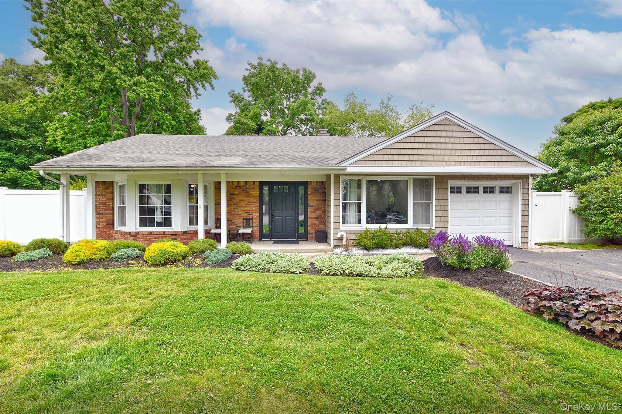 73 Alton AVE, Greenlawn, NY 11740