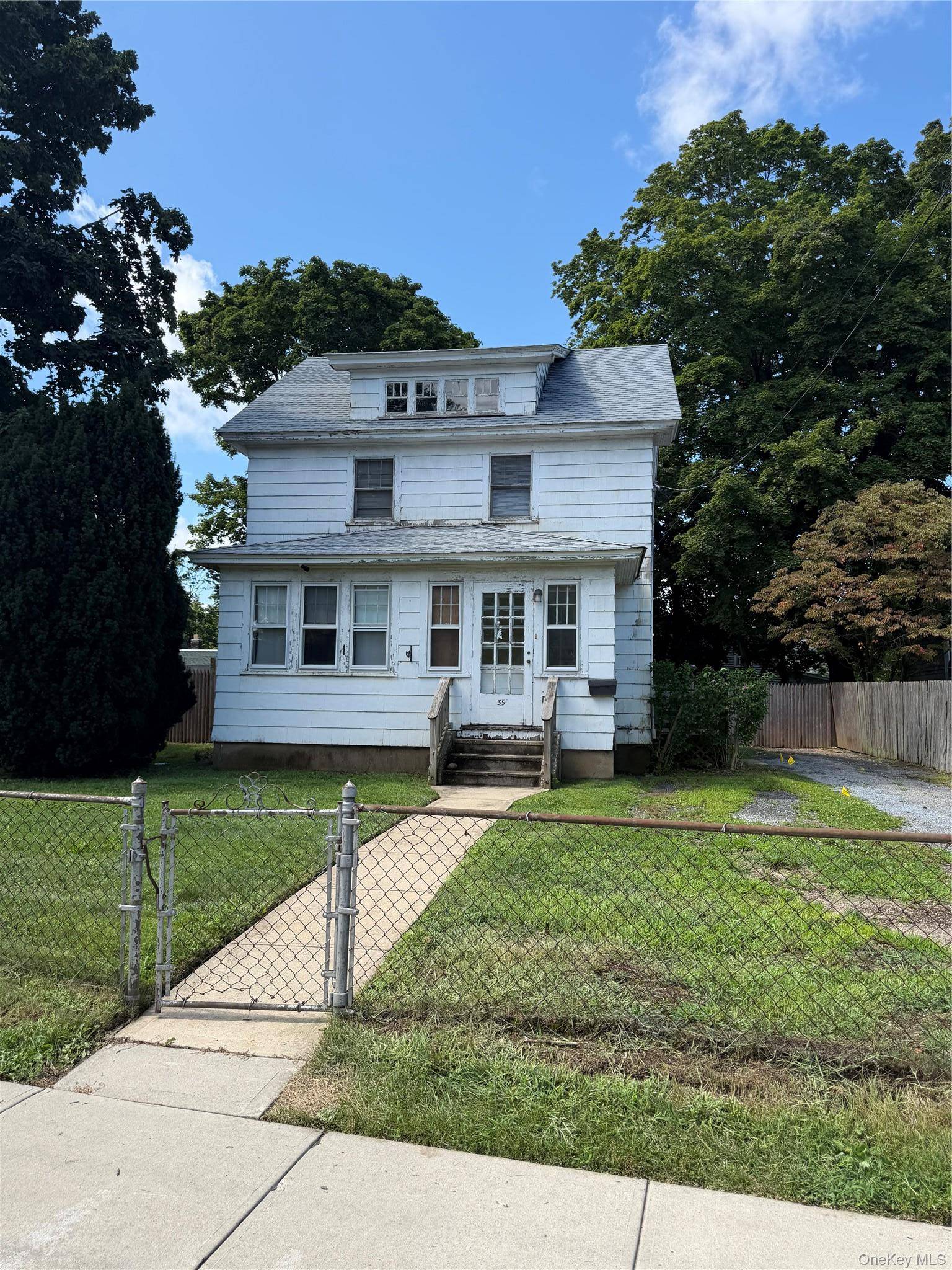 39 Broadway, Greenlawn, NY 11740