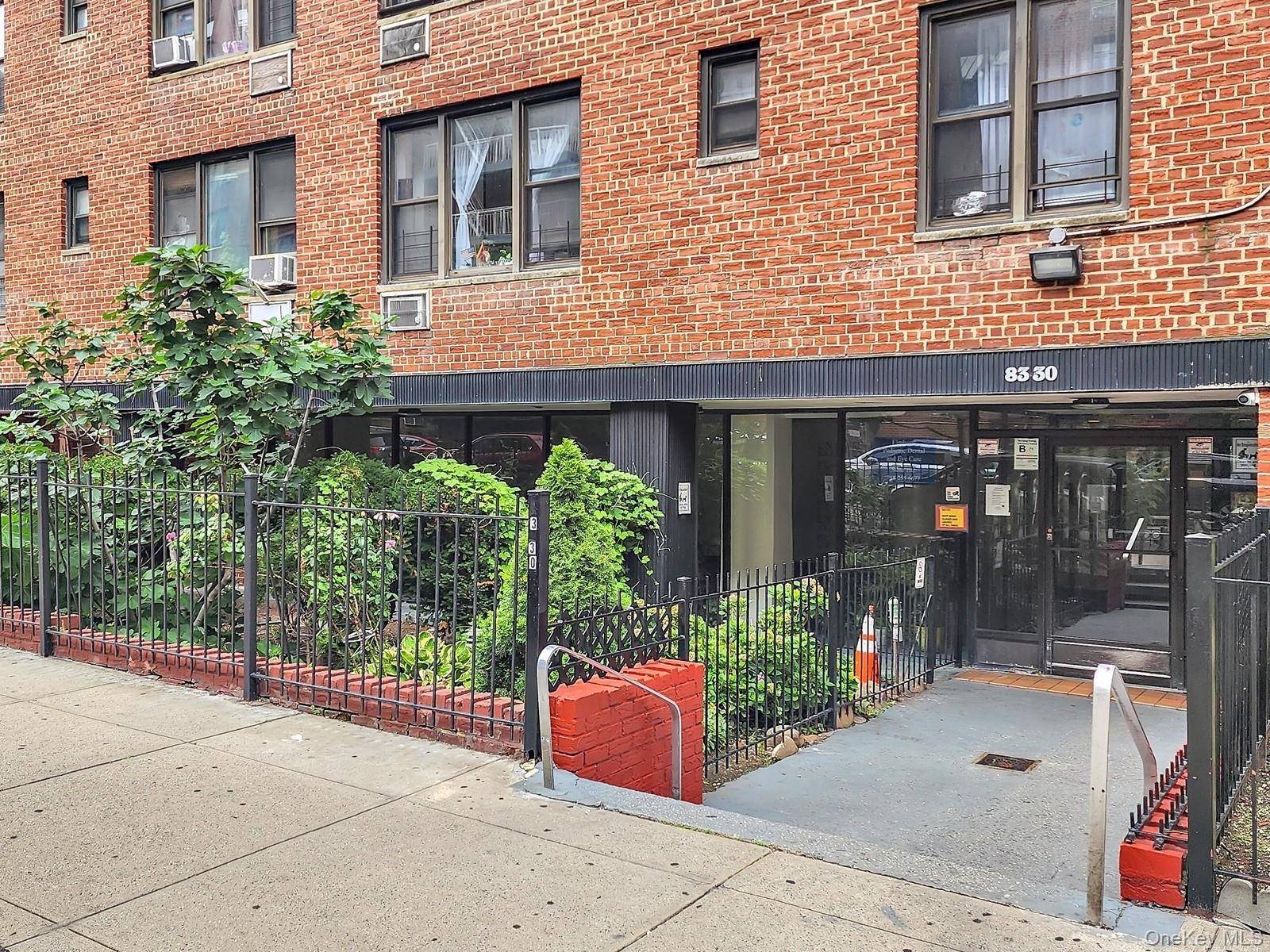 83-30 Vietor AVE #716, Elmhurst, NY 11373