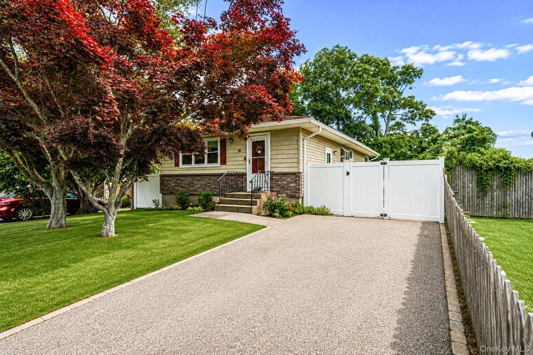 24 trafalgar DR, Shirley, NY 11967